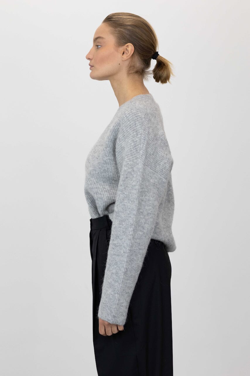 ALPHA V-NECK PULLOVER IN LIGHT GREY PULLOVER GESTUZ 