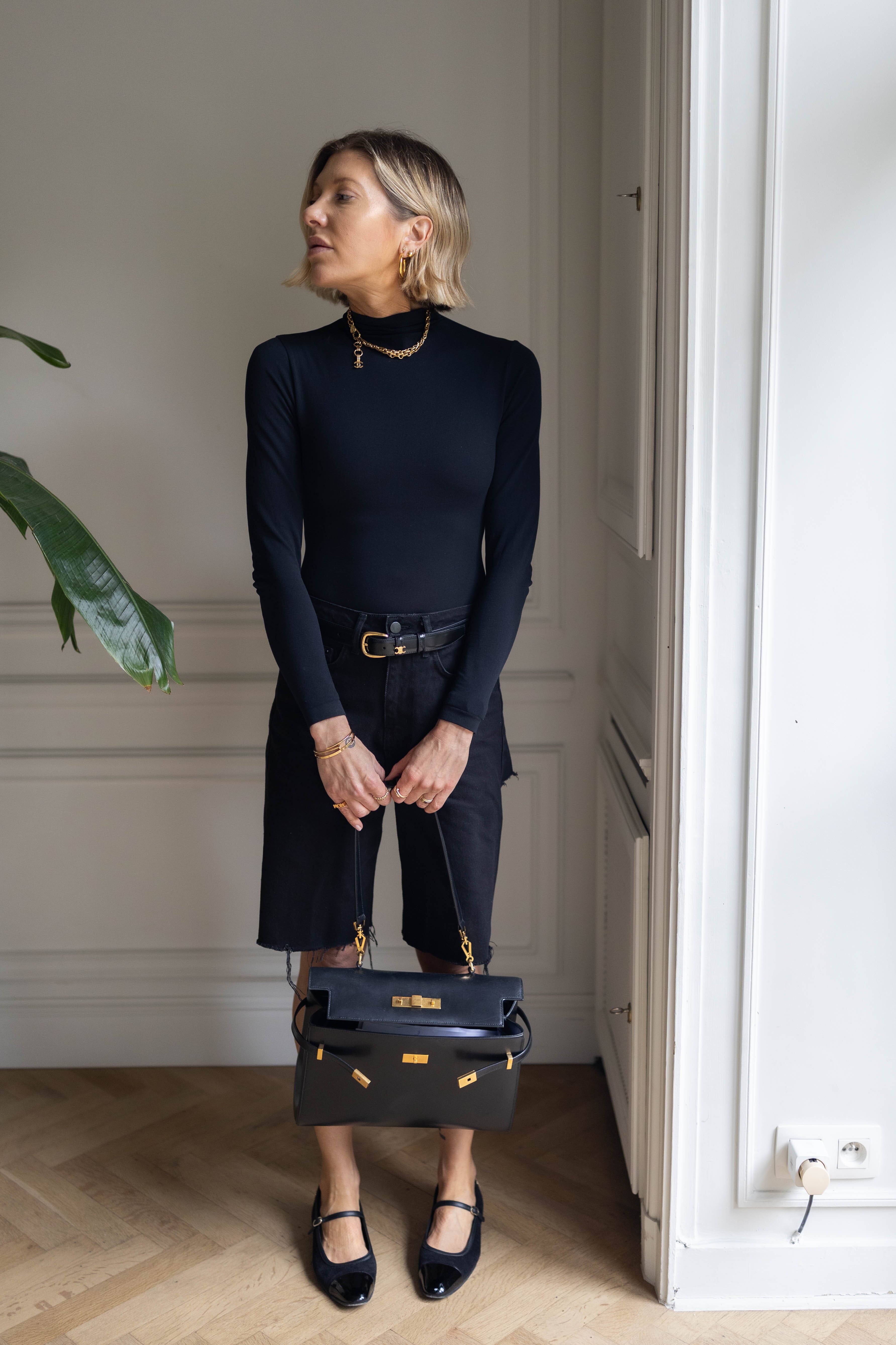 HANNAH BERMUDA JEANS IN BLACK