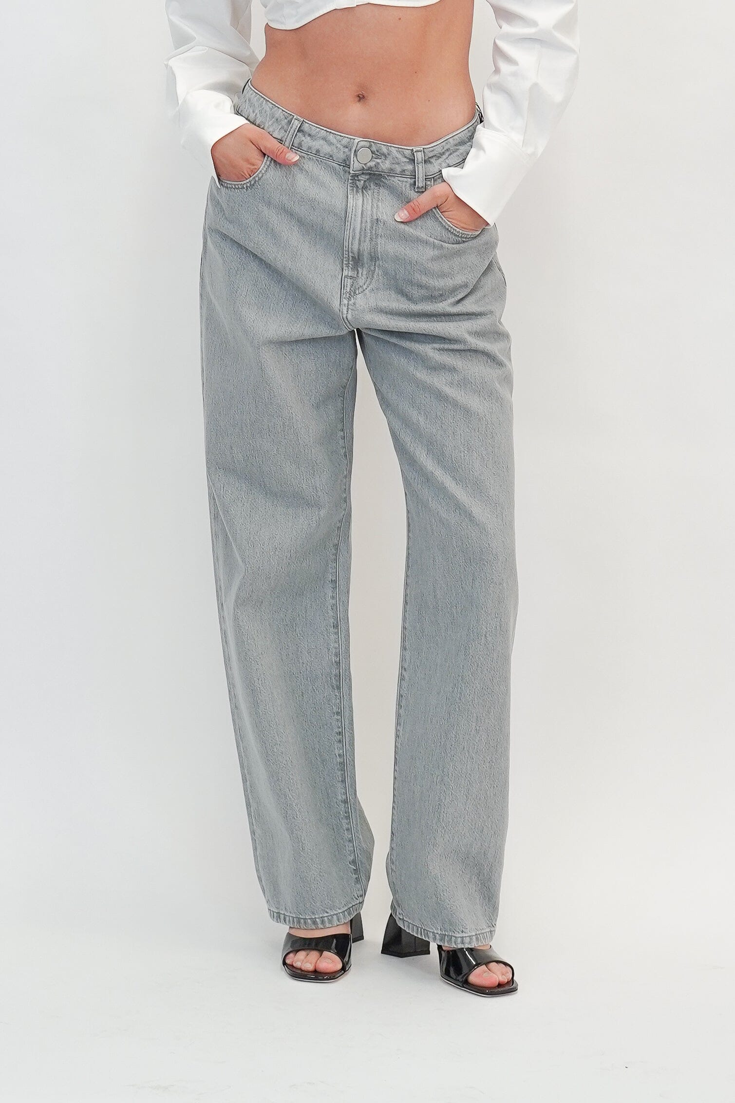 BAGGY FIT DENIM IN WASHED GREY JEANS ROHE 