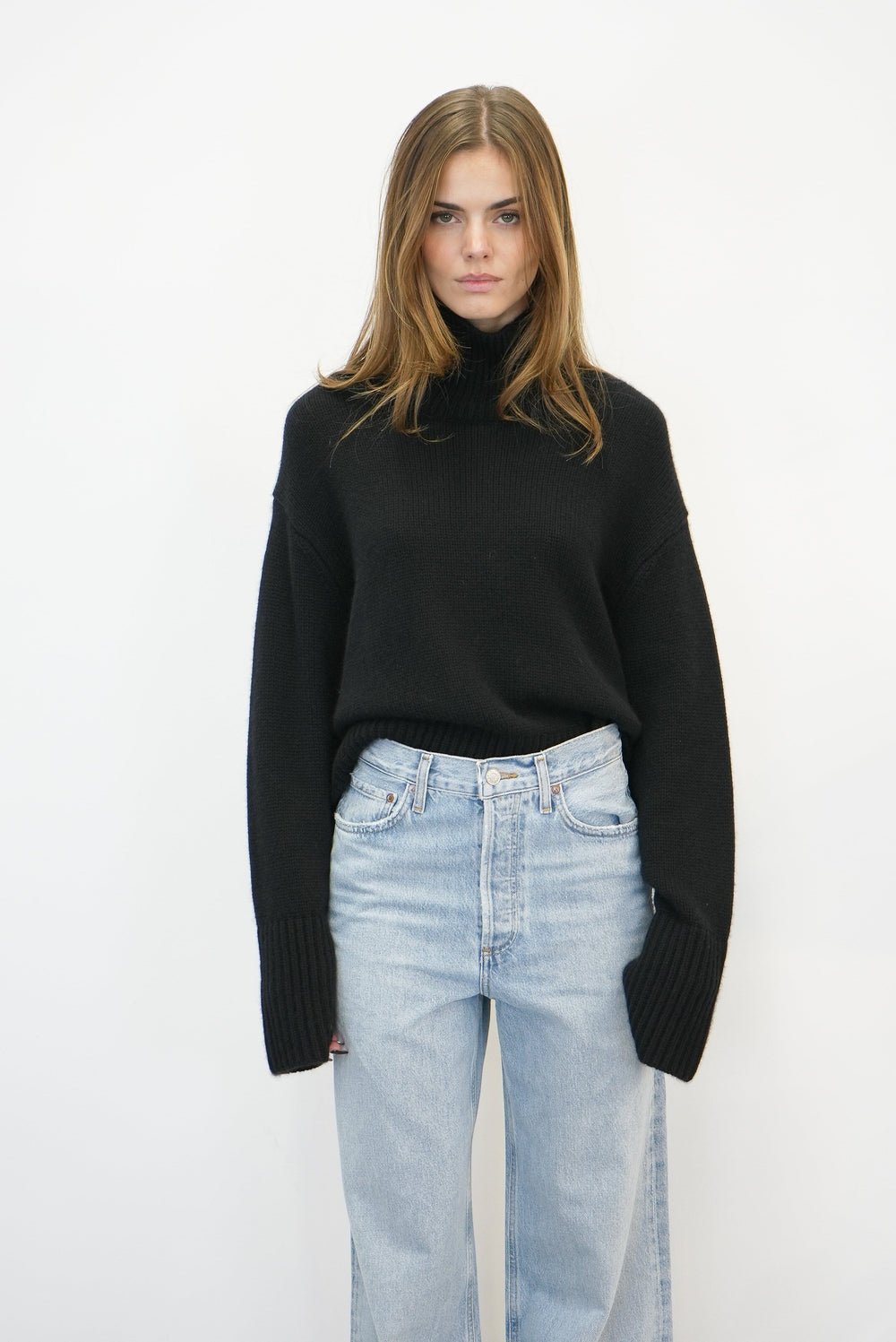 FLEUR SWEATER IN BLACK KNIT LISA YANG 