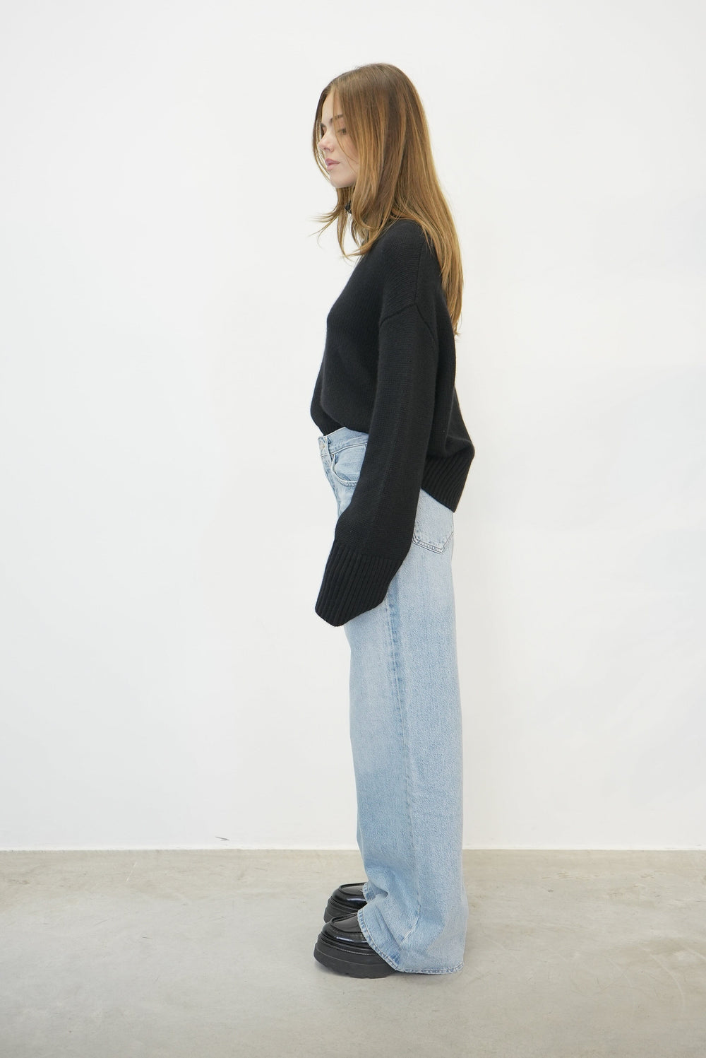 FLEUR SWEATER IN BLACK KNIT LISA YANG 