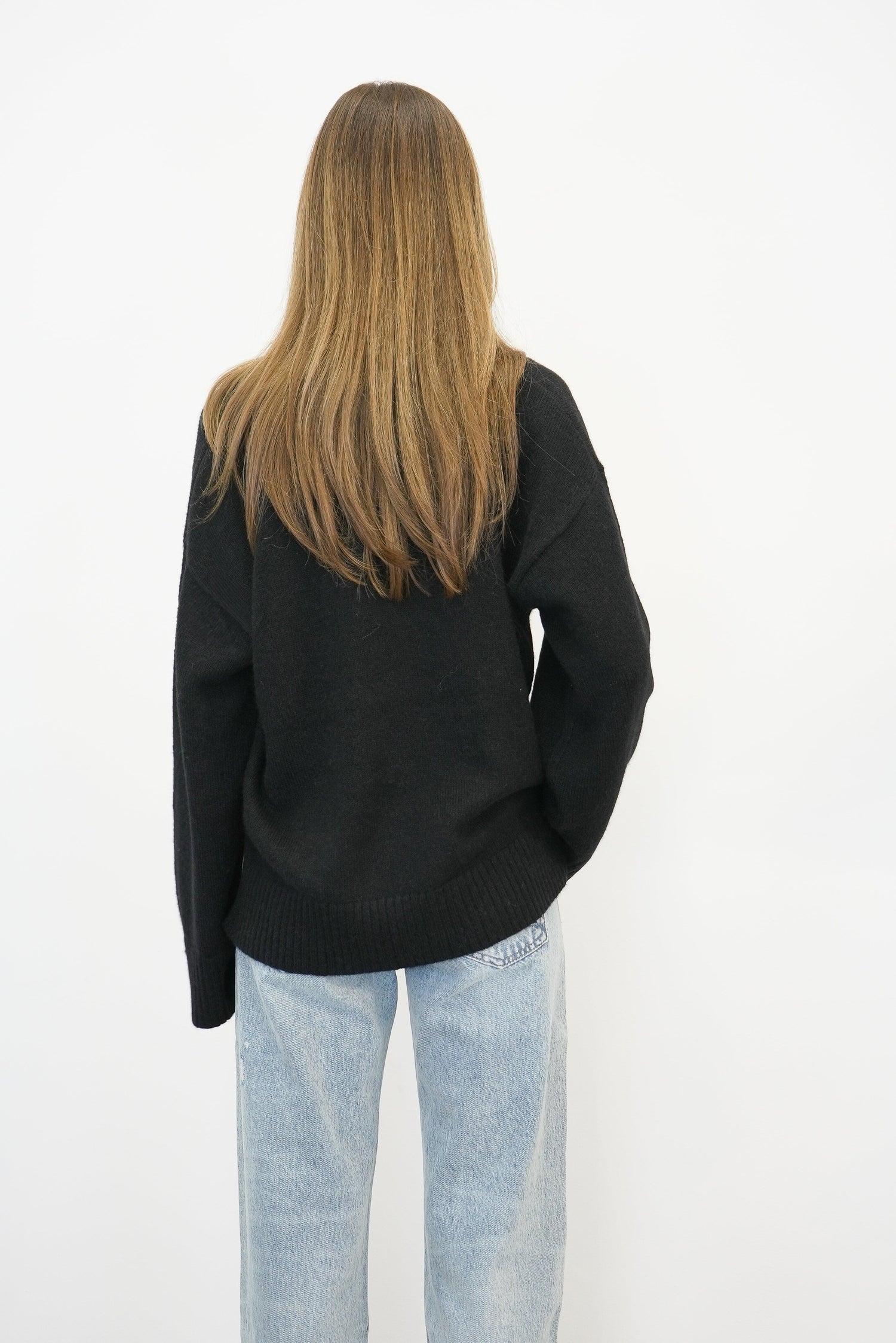 VERONA SLIT SWEATER IN BLACK KNIT DESIGNERS REMIX 