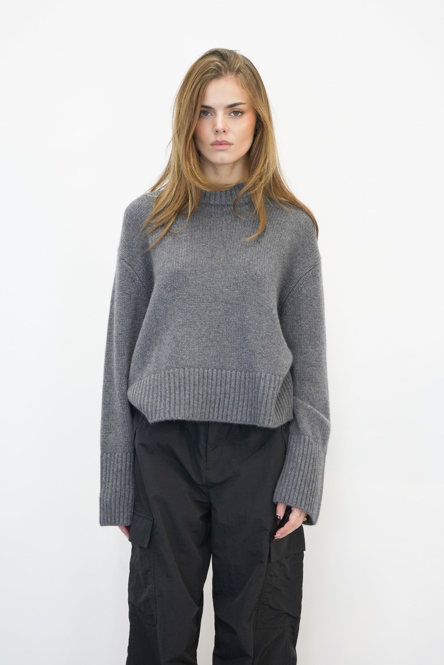 SONY SWEATER IN GRAPHITE KNIT LISA YANG 