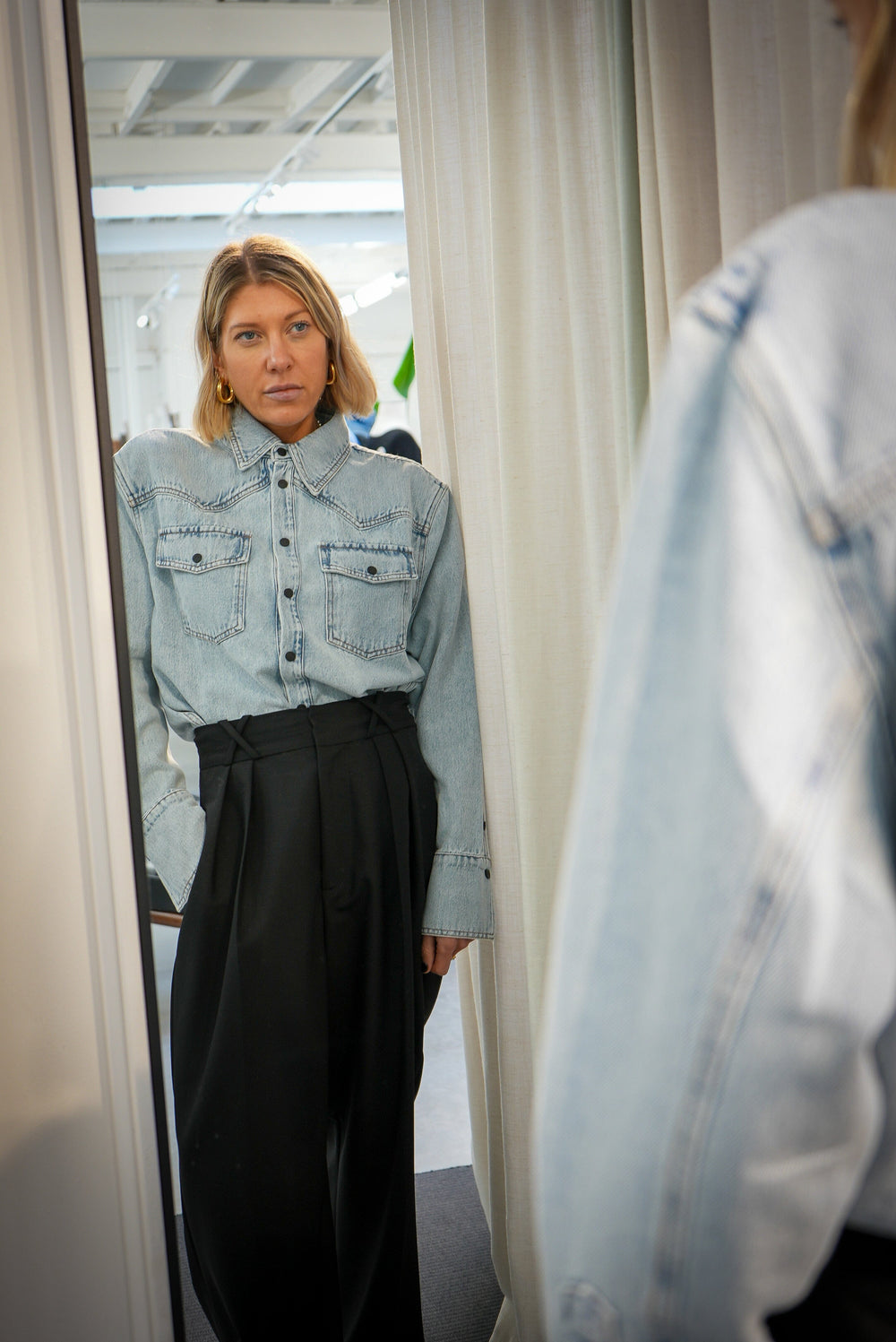 DENIM SHIRT WITH VISIBLE SEAMS SHIRT THE MANNEI 