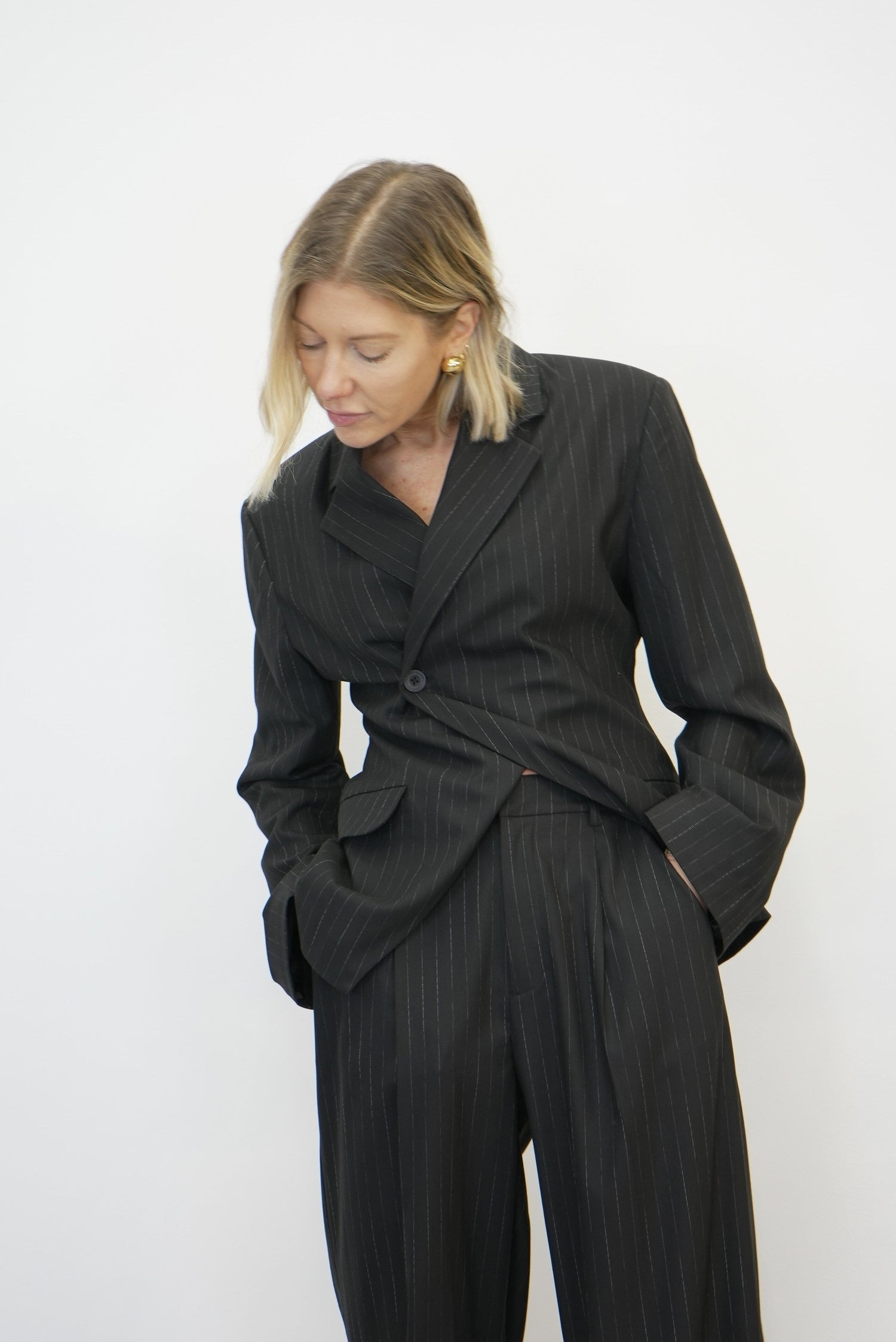 CLYDE BLAZER IN BLACK PINSTRIPE BLAZER OVAL SQUARE 