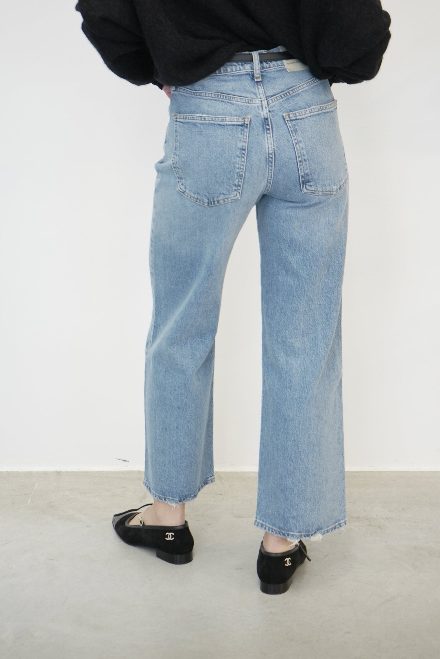 HARPER CROP IN HASSLE JEANS AGOLDE 