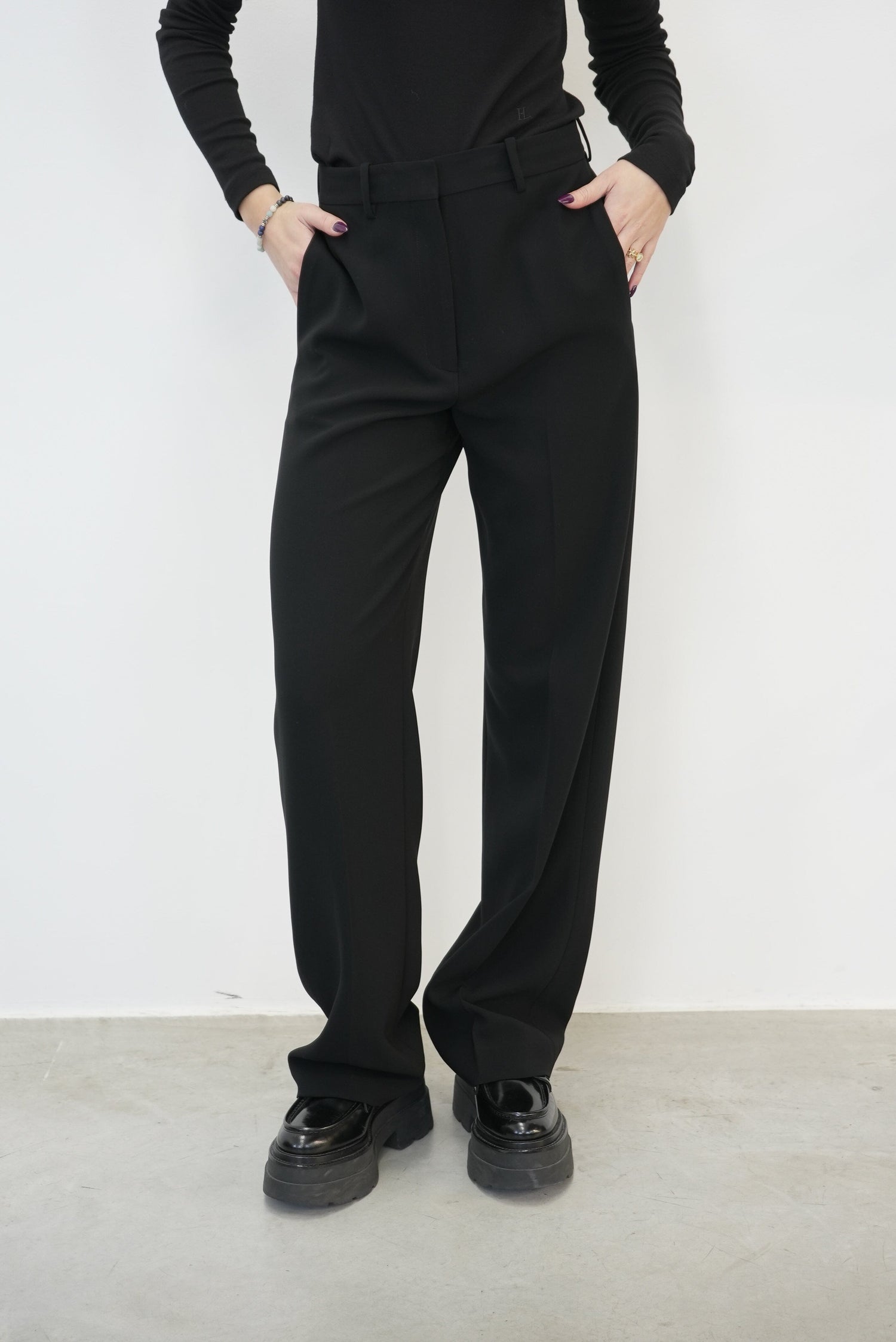 HW CASUAL TROUSER IN BLACK PANT THEORY 