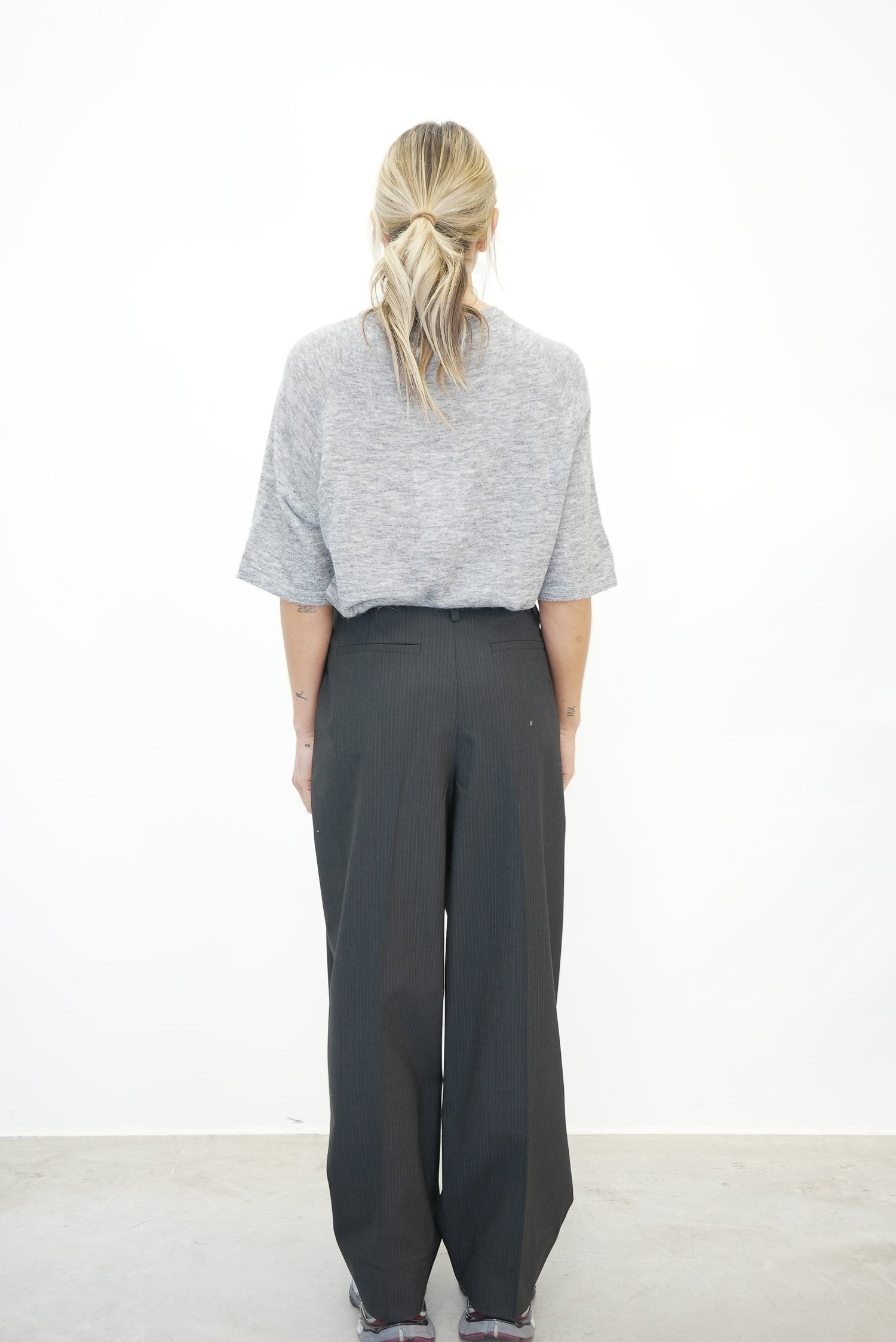 CARLA PANTS IN DARK GREY PANTS HERSKIND 