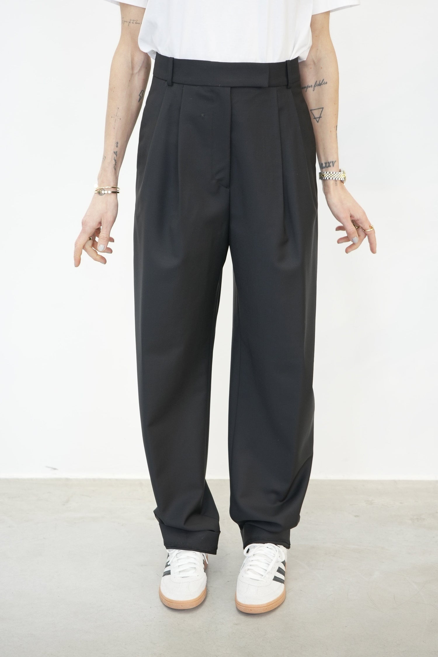 ROUND LEG SHAPED TAILORED TROUSERS PANTS ROHE 