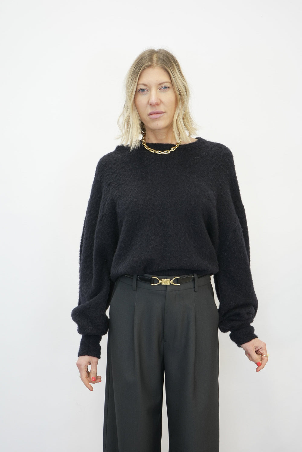 CREW NECK ANGORA KNIT IN BLACK KNIT NUDE 