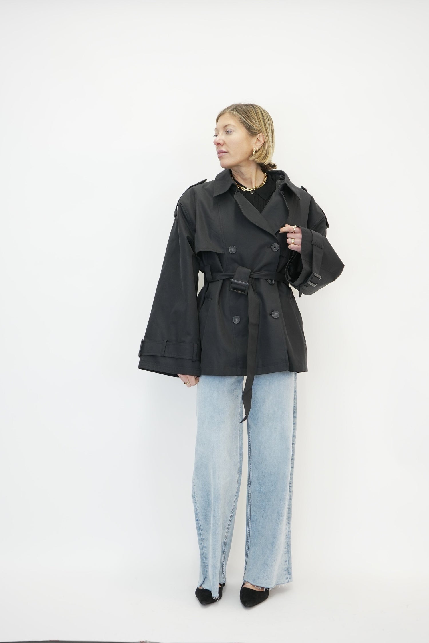 BIRDIE OZ SHORT TRENCHCOAT IN BLACK JACKET GESTUZ 