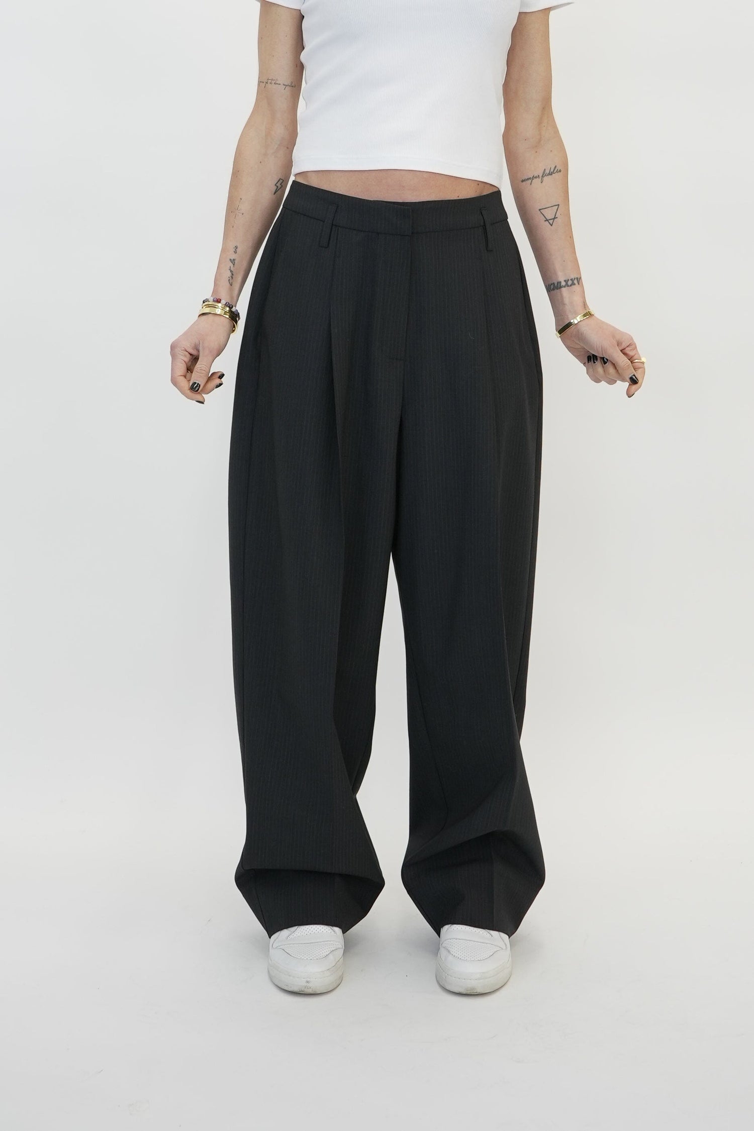 CARLA PANTS IN DARK GREY PANTS HERSKIND 