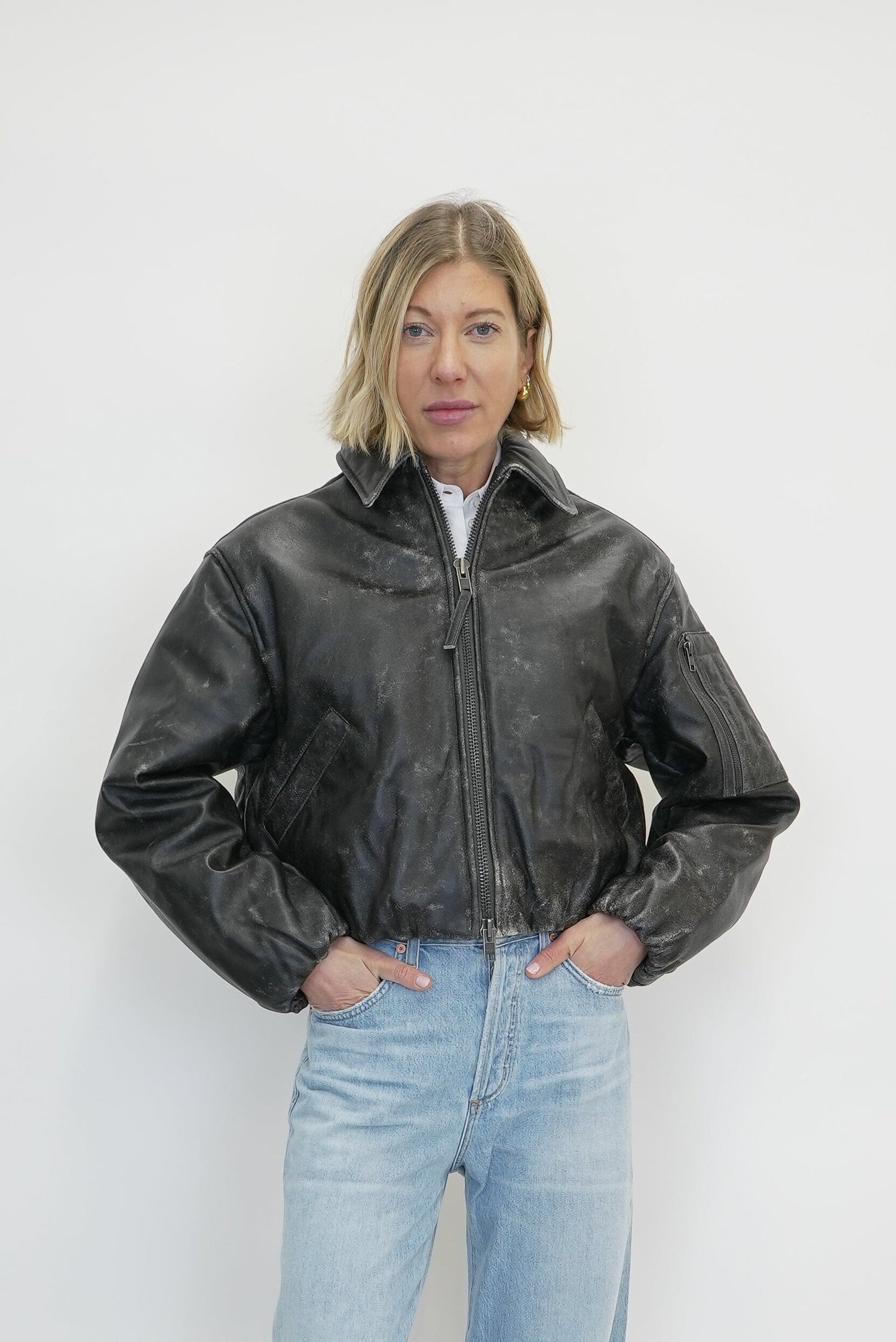 BOLD LEATHER BOMBER BOMBER OVAL SQUARE 