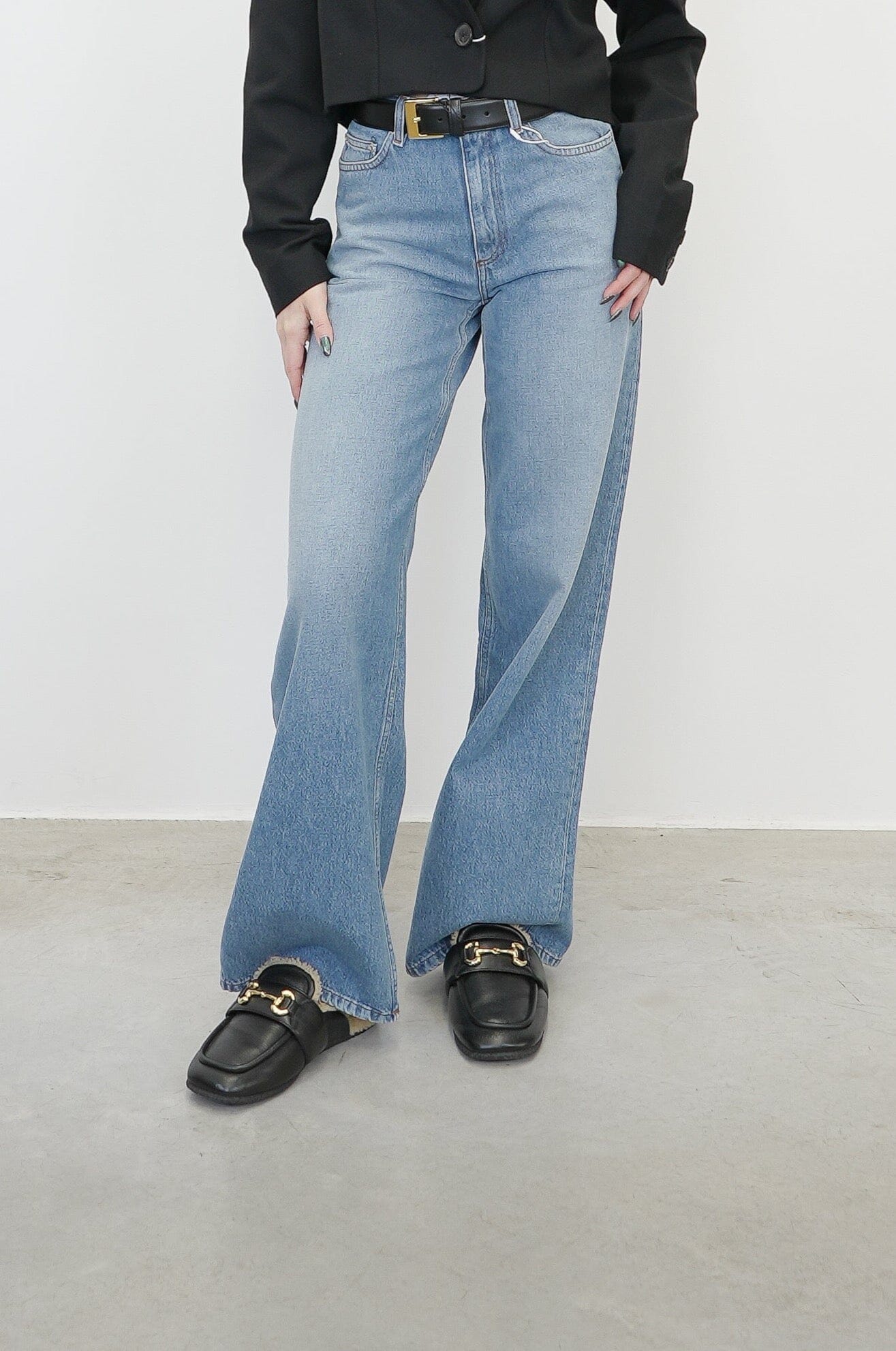 KIRI LOOSE FIT FLARED LEG JEANS IN VINTAGE BLUE JEANS WON HUNDRED 