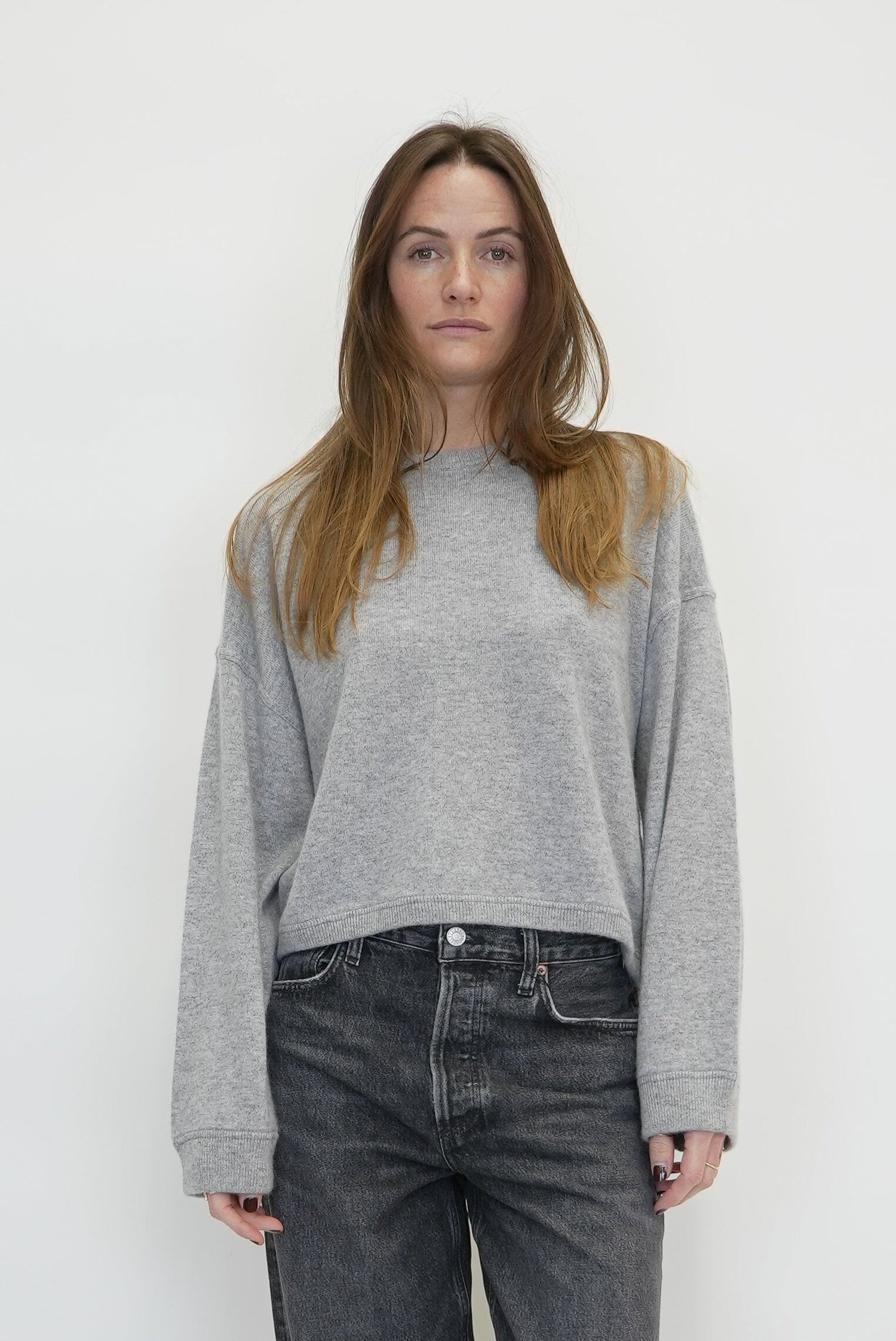 CASHMERE MINI HEART SWEATER IN GREY HEATER KNIT WHITE AND WARREN 