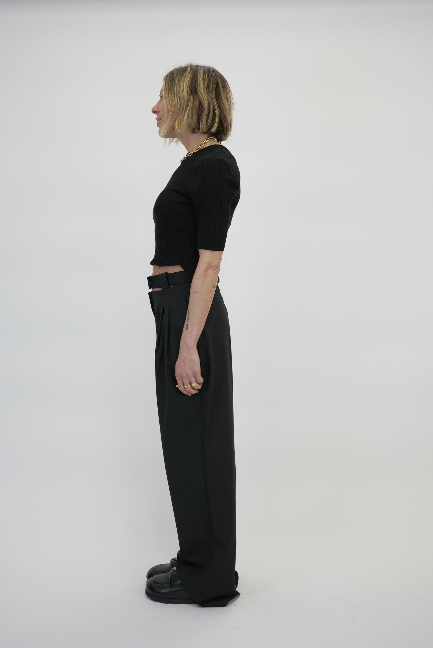 PAULA FRONT CUT PANTS PANTS KURE 