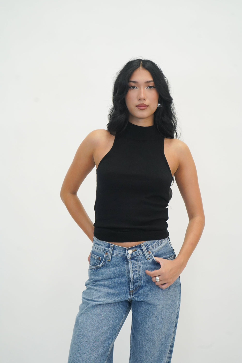 MAEWA SLEEVELESS TOP WITH OPEN BACK DETAIL KNIT IRO 