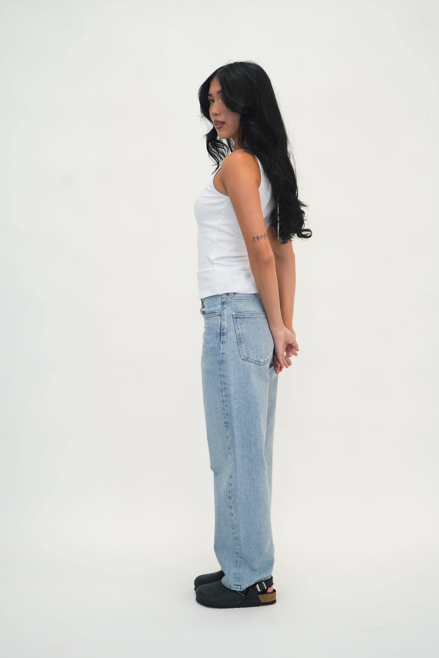 DREW BUTTON TOP IN BRIGHT WHITE TOP GESTUZ 