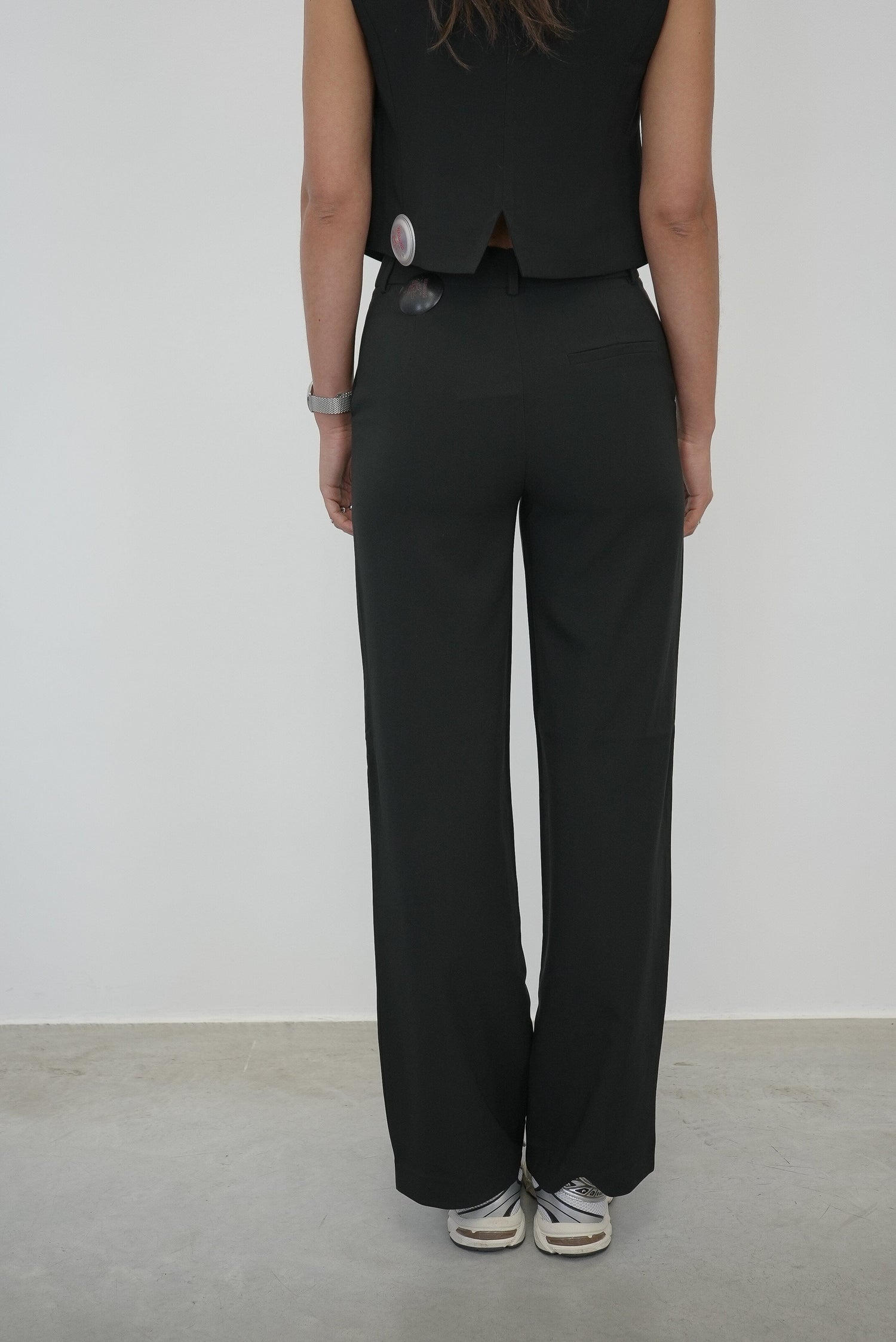 JOELLE MID RISE SUITING STRAIGHT LEG PANTS PANTS GESTUZ 