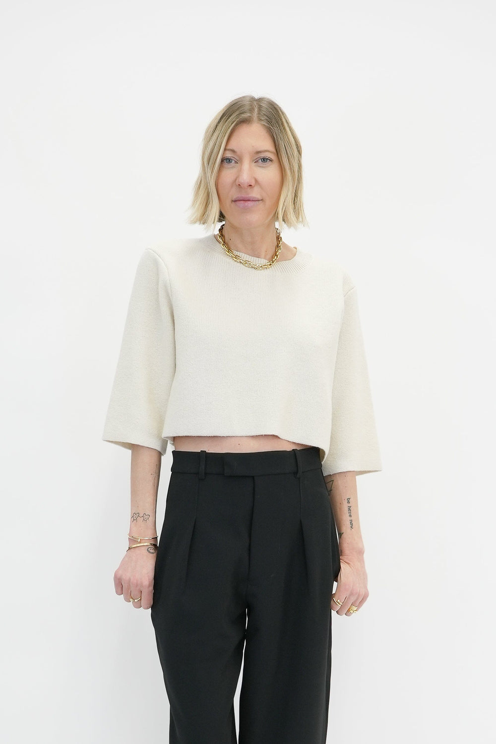 KAMILLE CROPPED HEAVY KNIT TEE IN IVORY KNIT KURE 