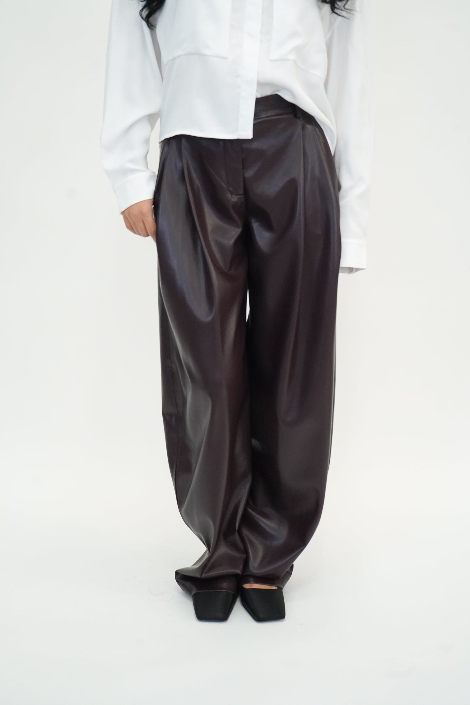 TRACY LOW RISE VEGAN LEATHER IN CABERNET PANTS THE ANDAMANE 