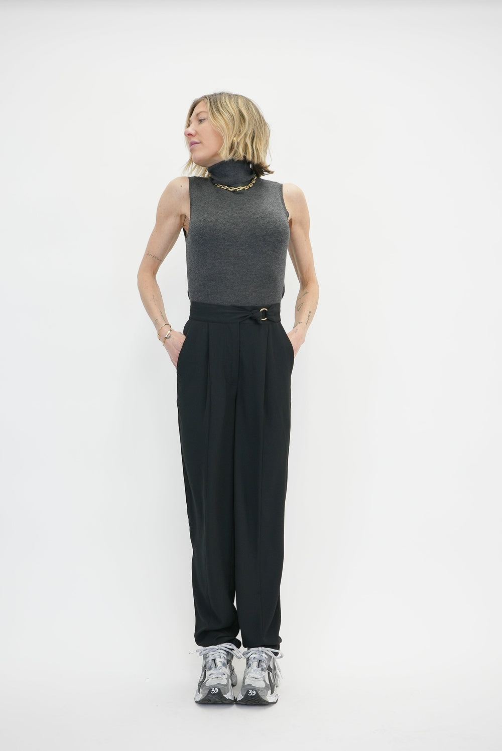 KAYLA SLEEVELESS KNIT IN CHARCOAL TOP KURE 