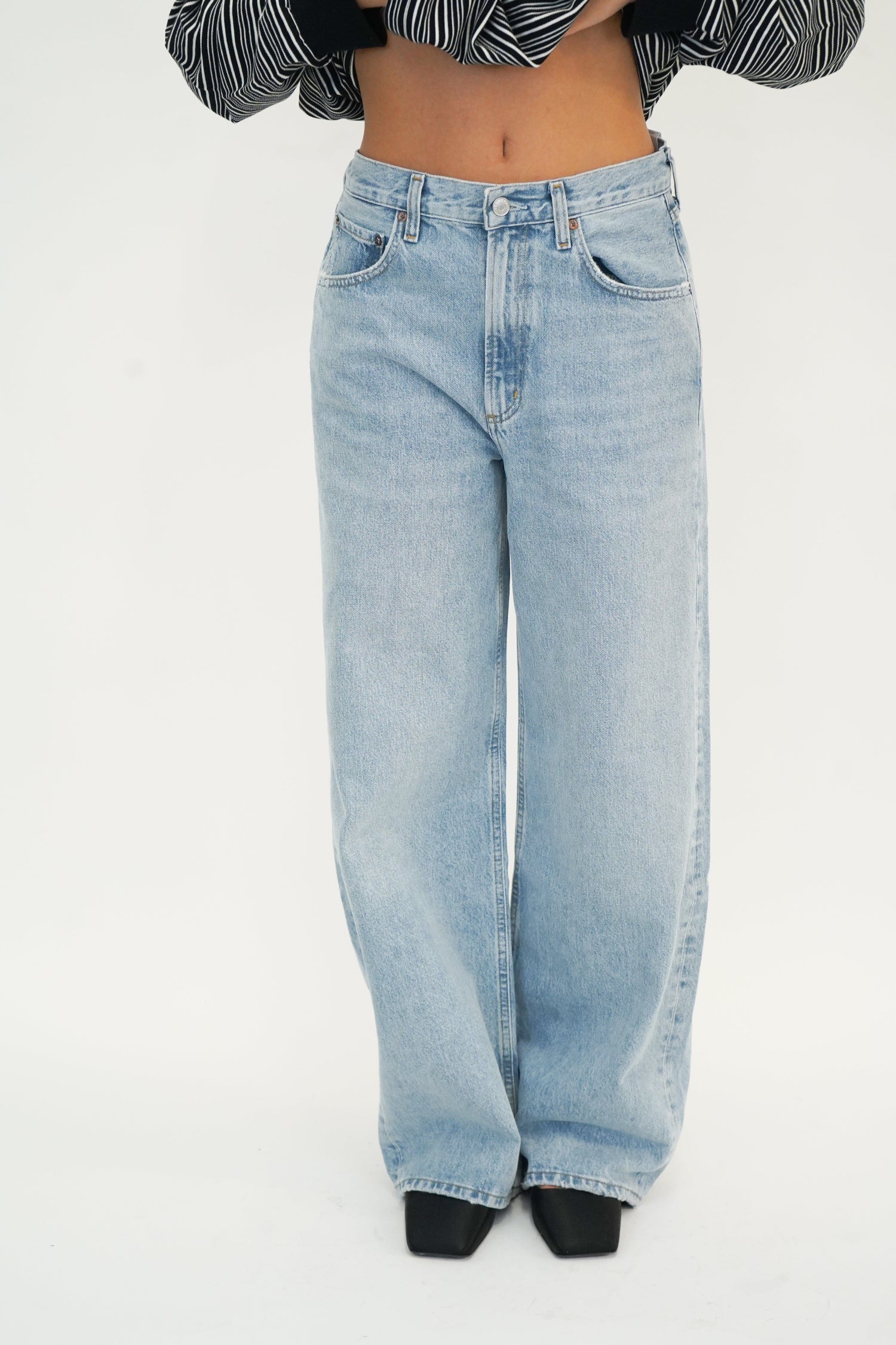 LOW CURVE JEANS IN FORCE JEANS AGOLDE 