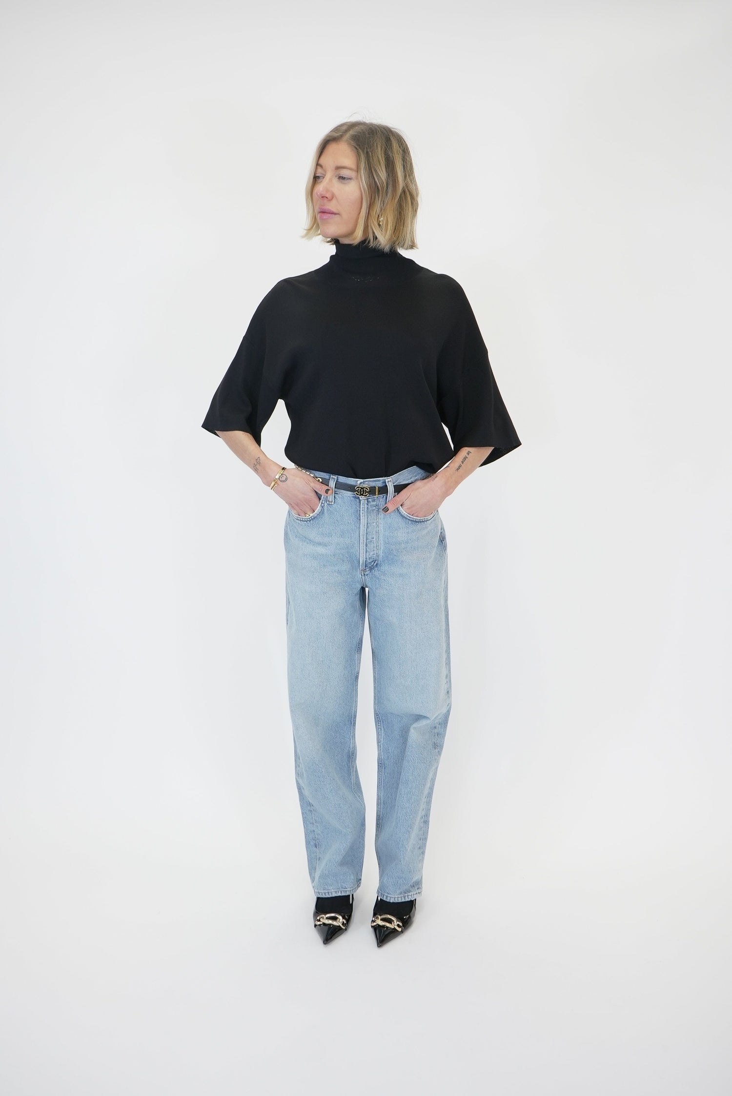 BRITTANY KNIT T-SHIRT IN BLACK KNIT HERSKIND 