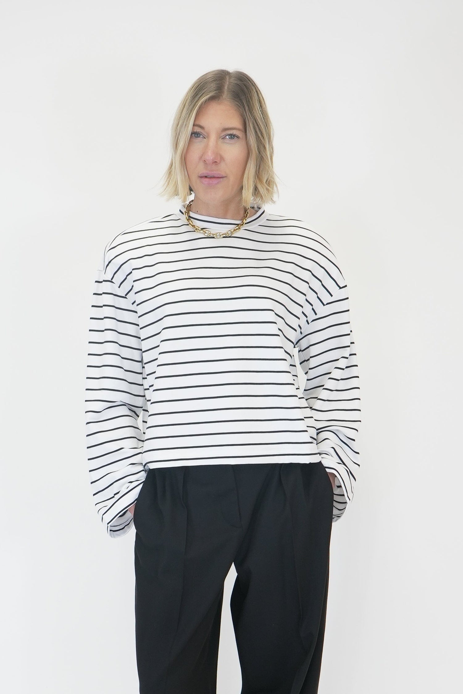 SIBA STRIP TOP IN WHITE & BLACK STRIPE TOP GESTUZ 