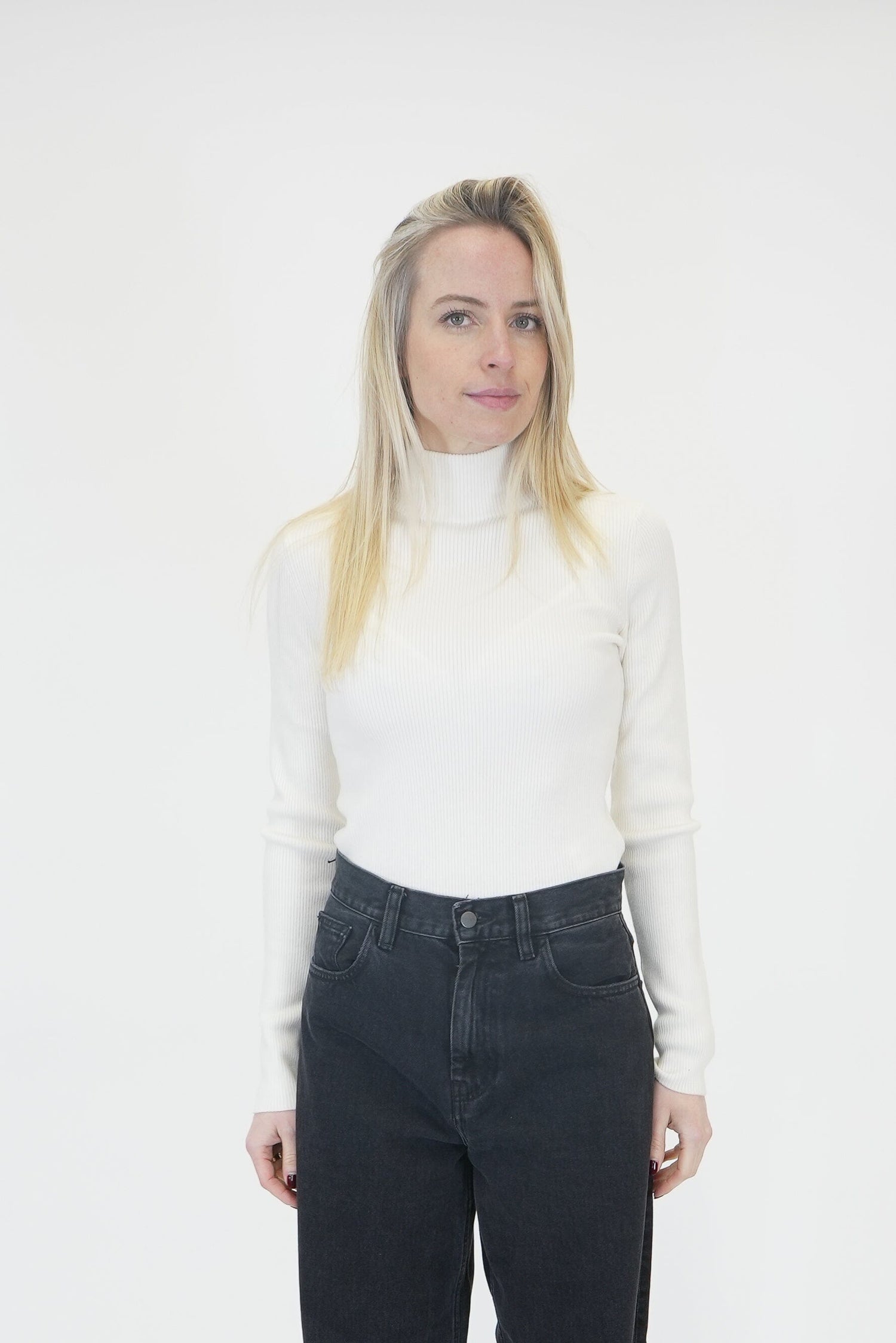 ALUDRA SWEATER IN ECRU SWEATER IRO 