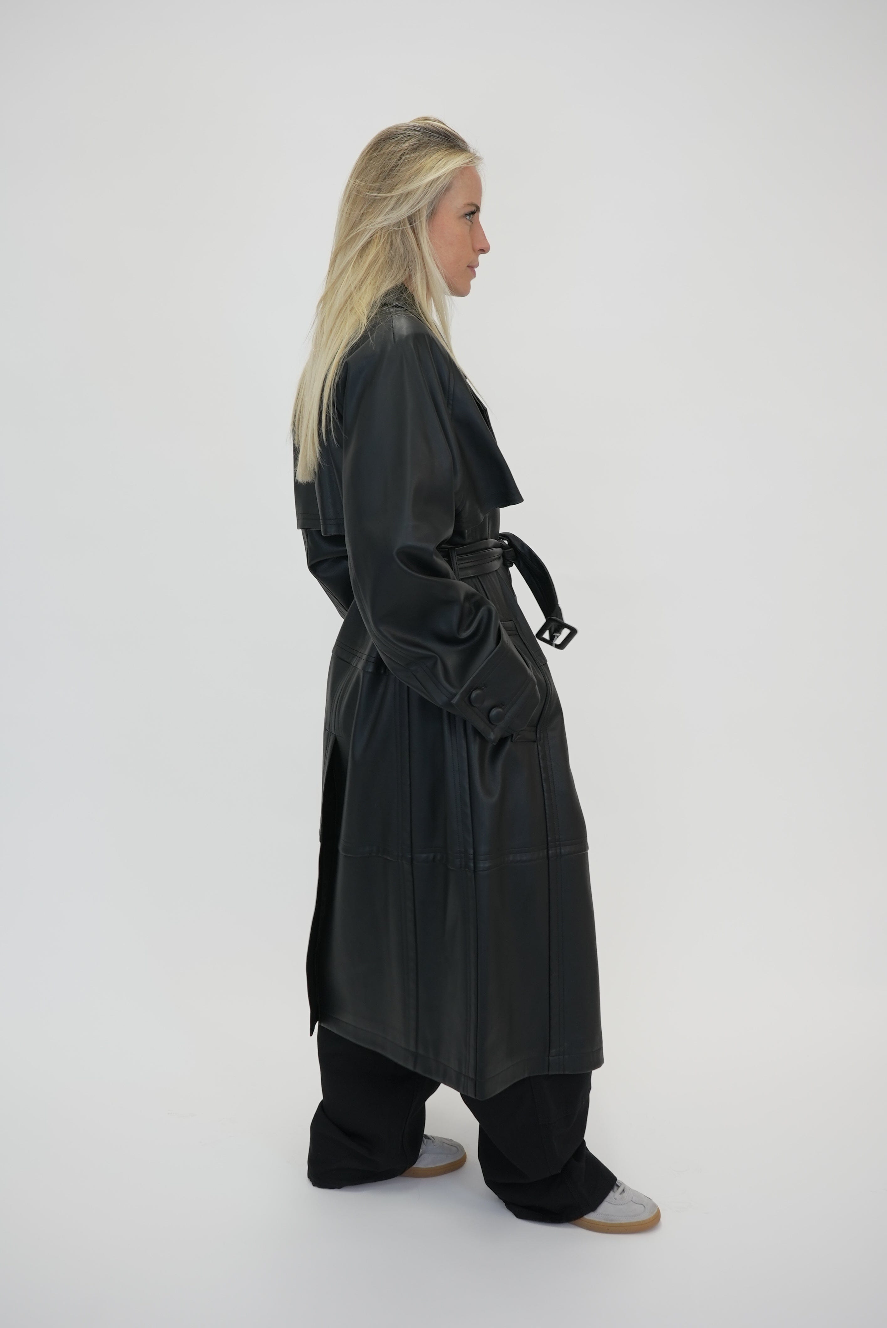 STAND – KURE