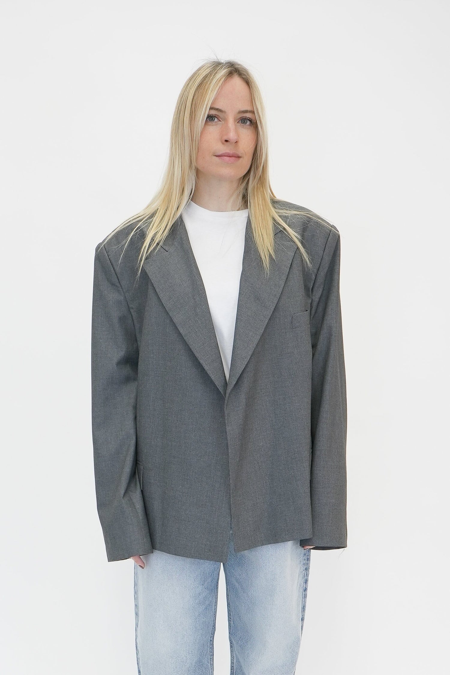 CROPPED BLAZER IN GREY BLAZER STUDIO CUT 