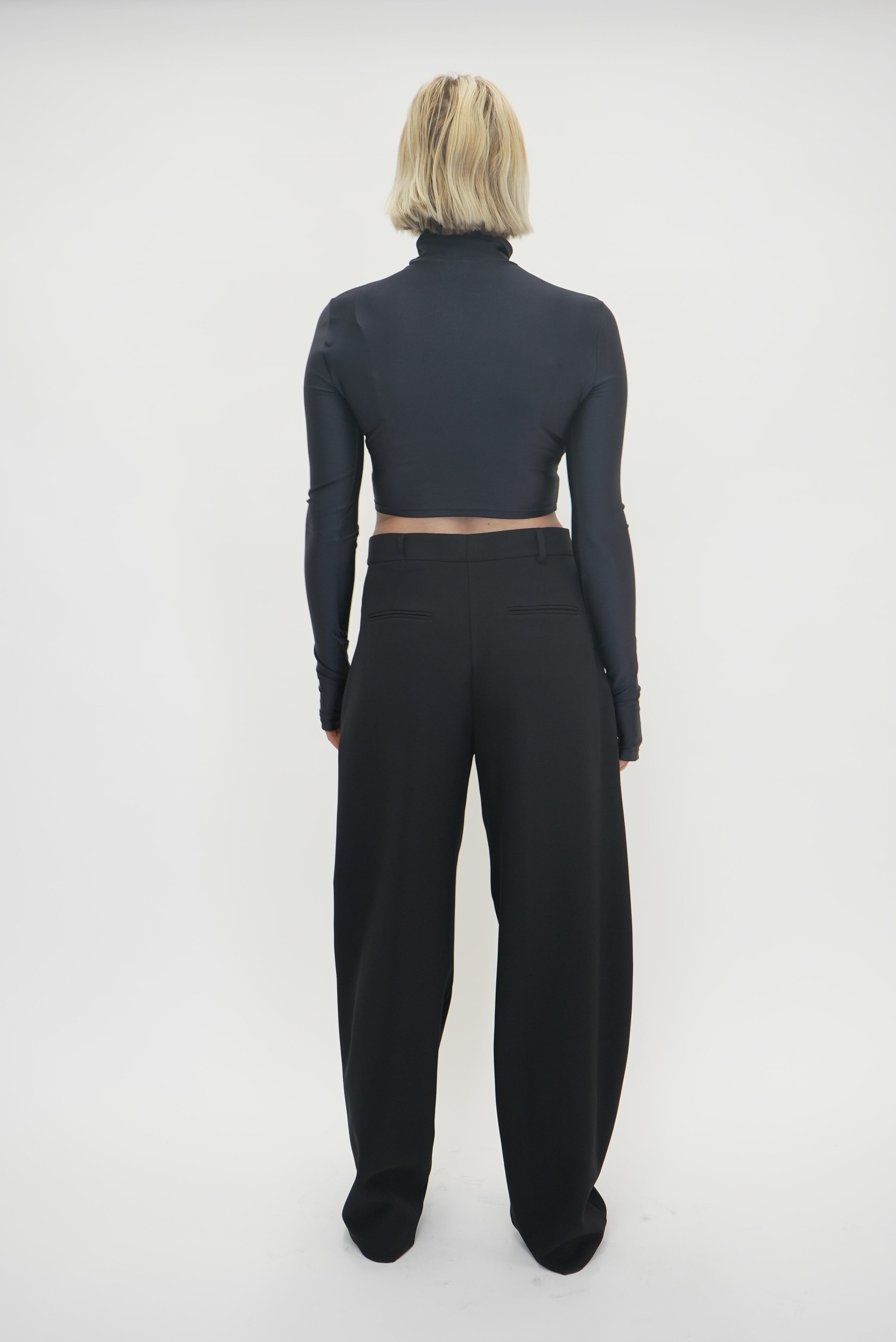 ORCHID LYCRA TOP IN BLACK TOP THE ANDAMANE 