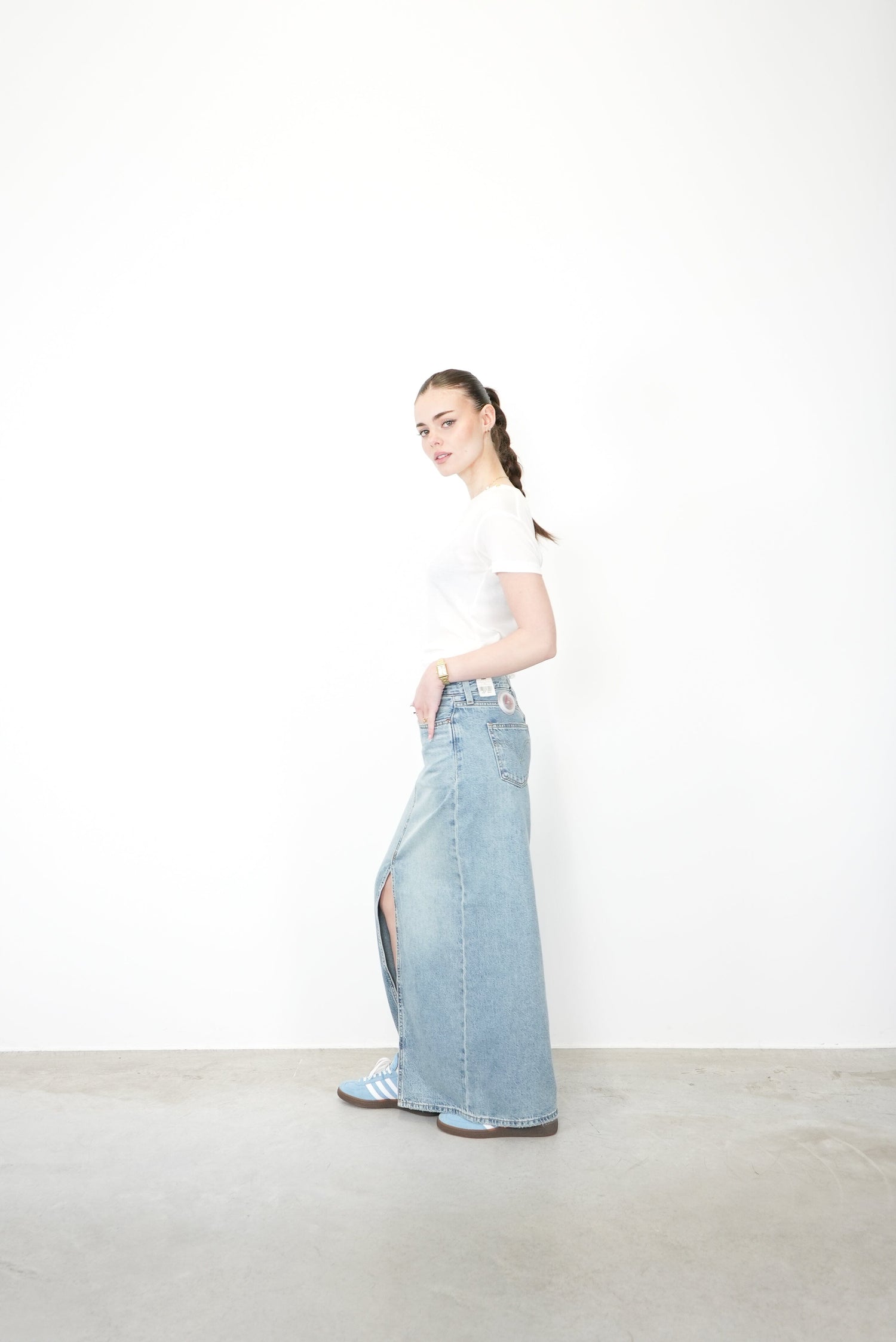 COLUMN SKIRT IN PLEASE HOLD SKIRT LEVIS 