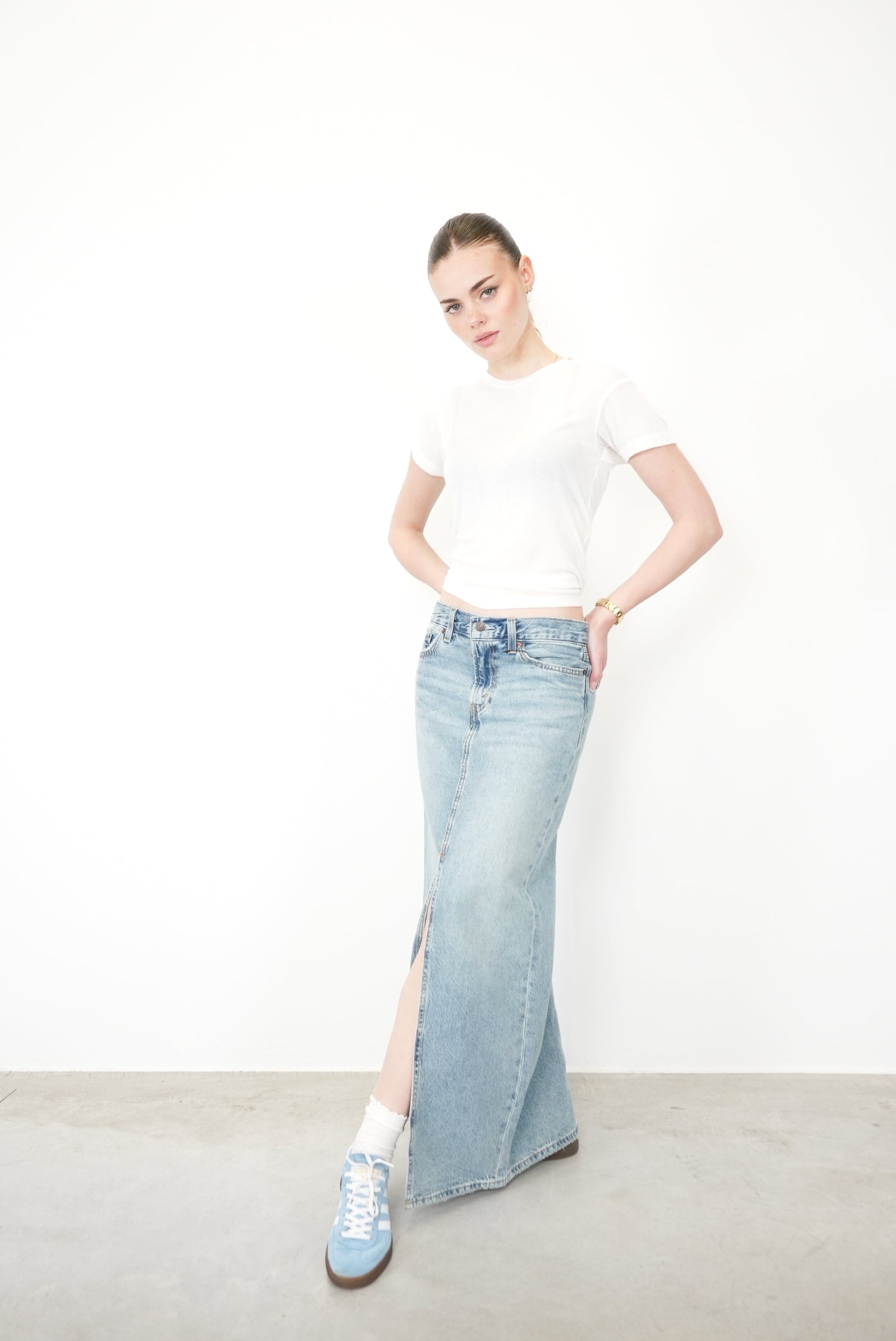 COLUMN SKIRT IN PLEASE HOLD SKIRT LEVIS 