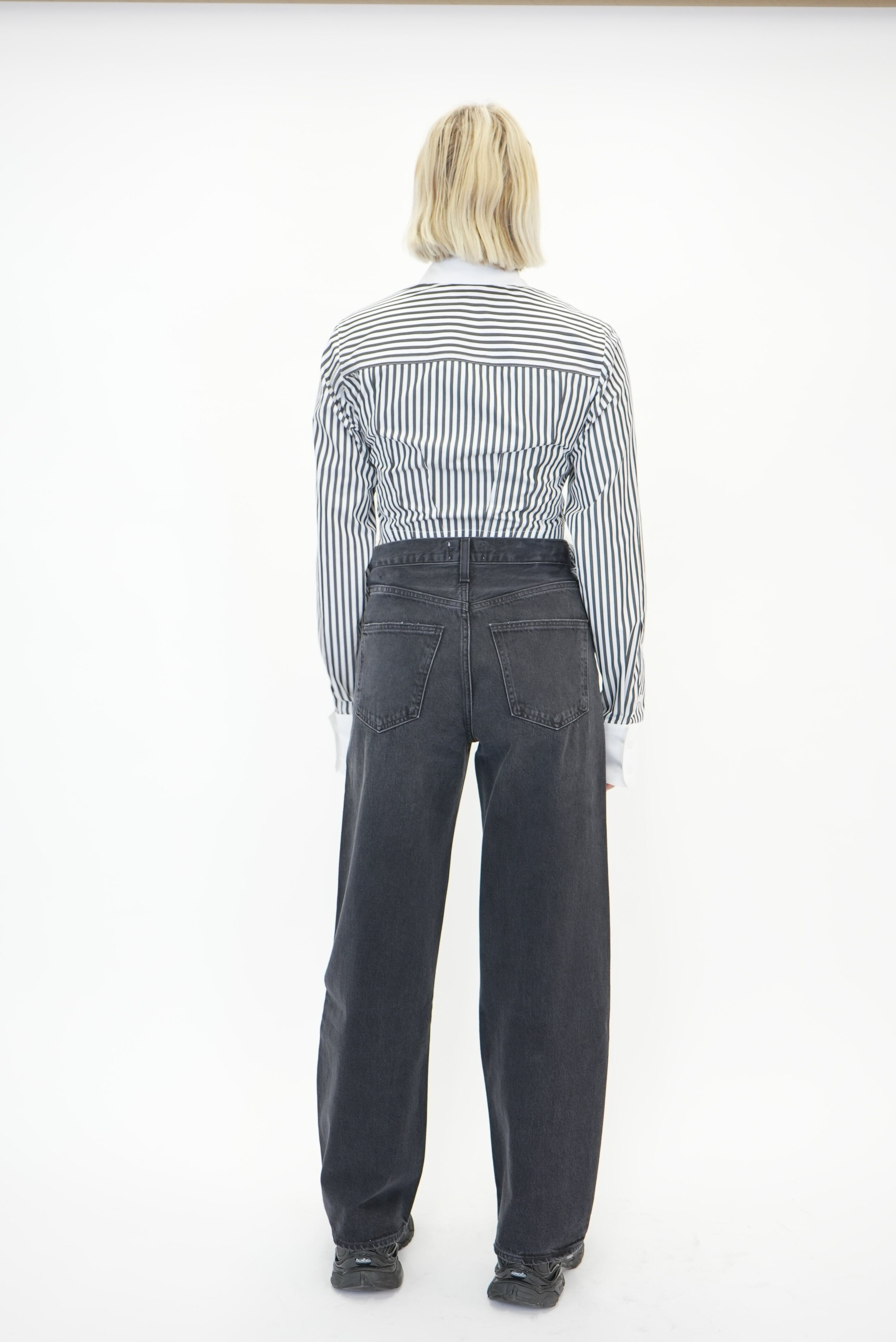 LOW CURVE JEAN IN BLACK TAR JEAN AGOLDE 