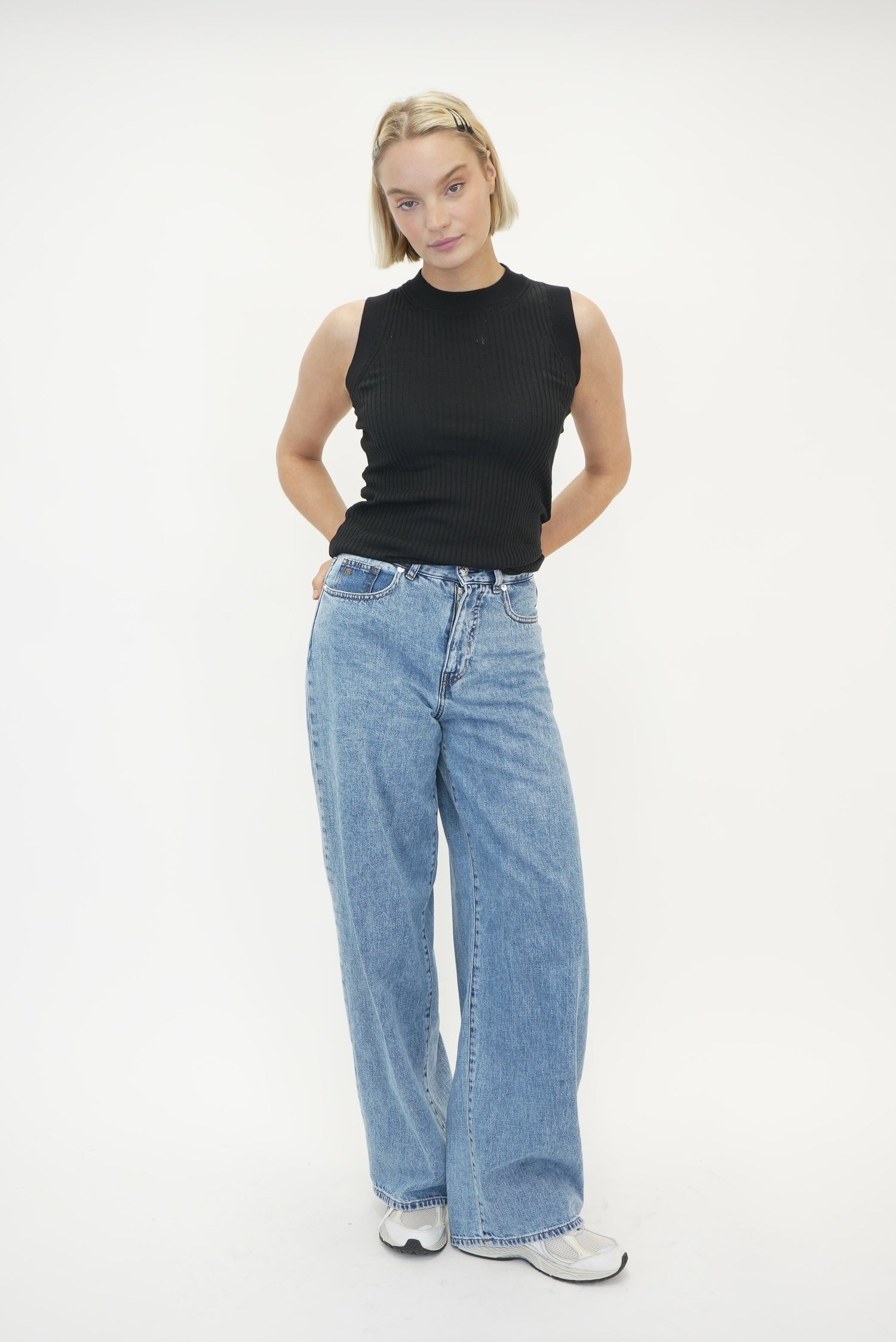 GEA LOOSE JEANS IN BLUE JEANS NINE IN THE MORNING 