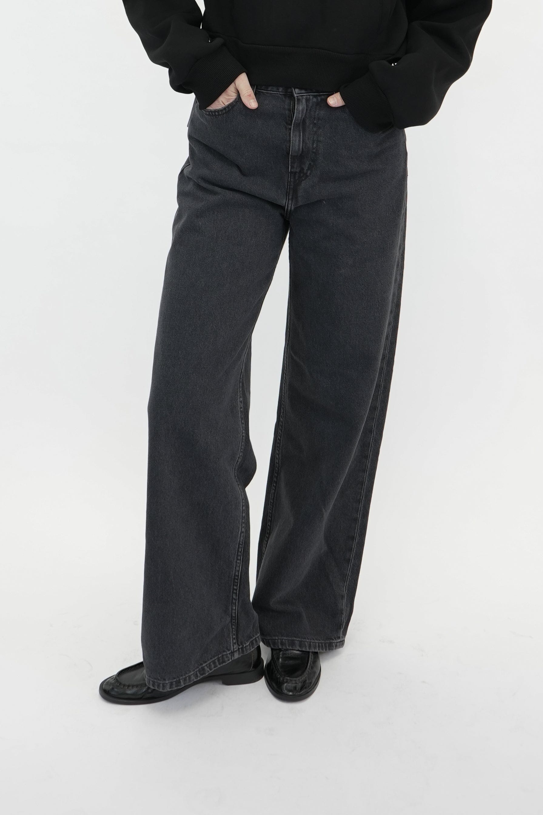 JANE JEANS IN BLACK HEAVY STONE WASHED – KURE