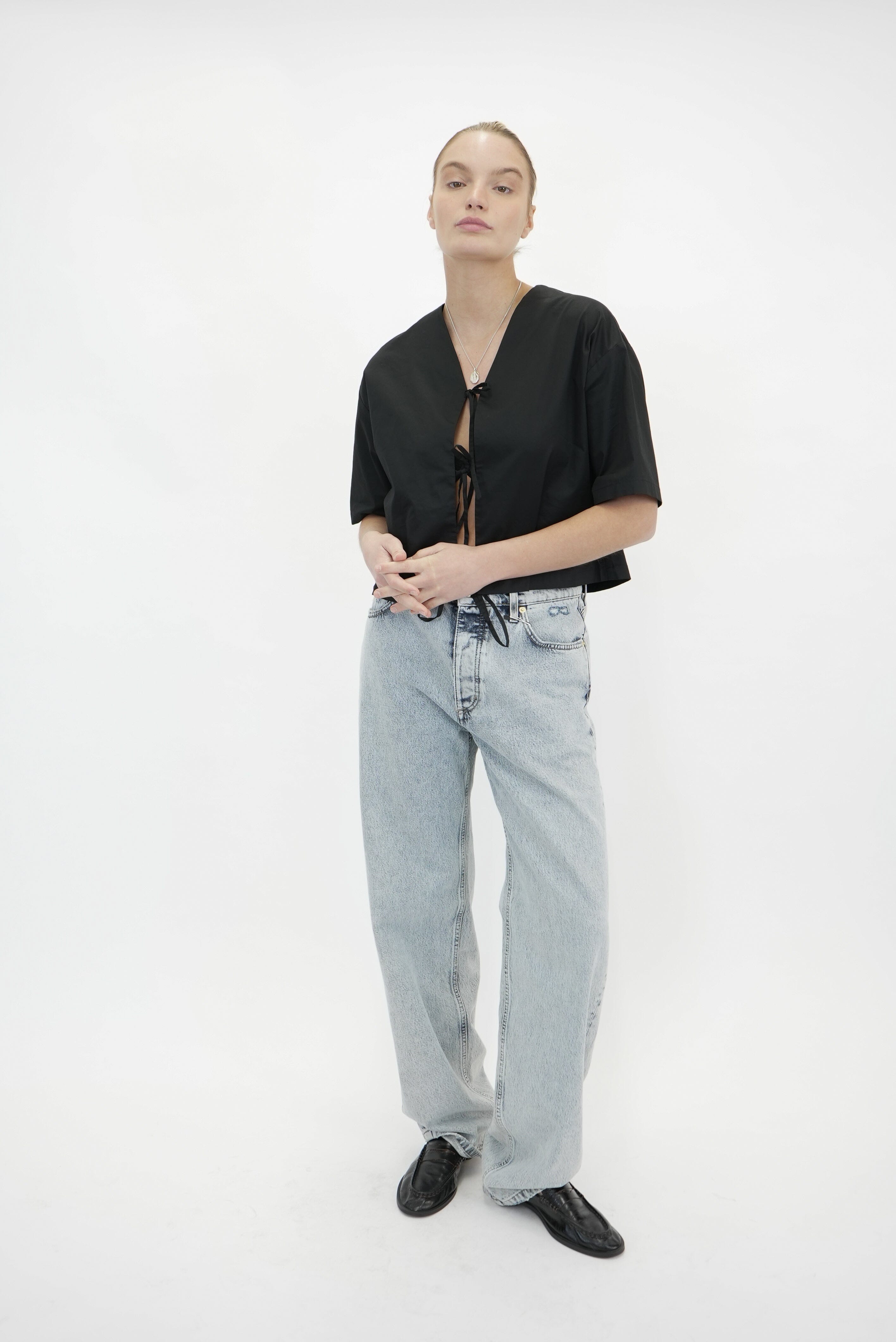 LINELL TOP IN BLACK TOP ONE&OTHER 