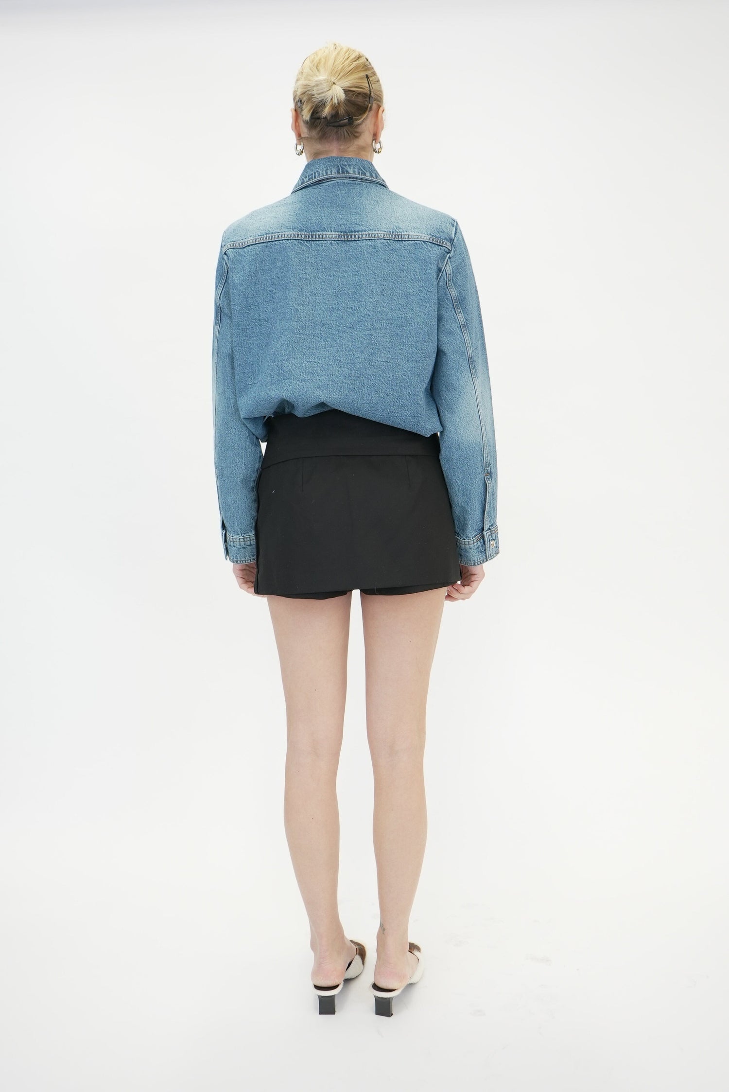 MADIM SHORT IN BLACK SHORT IRO 