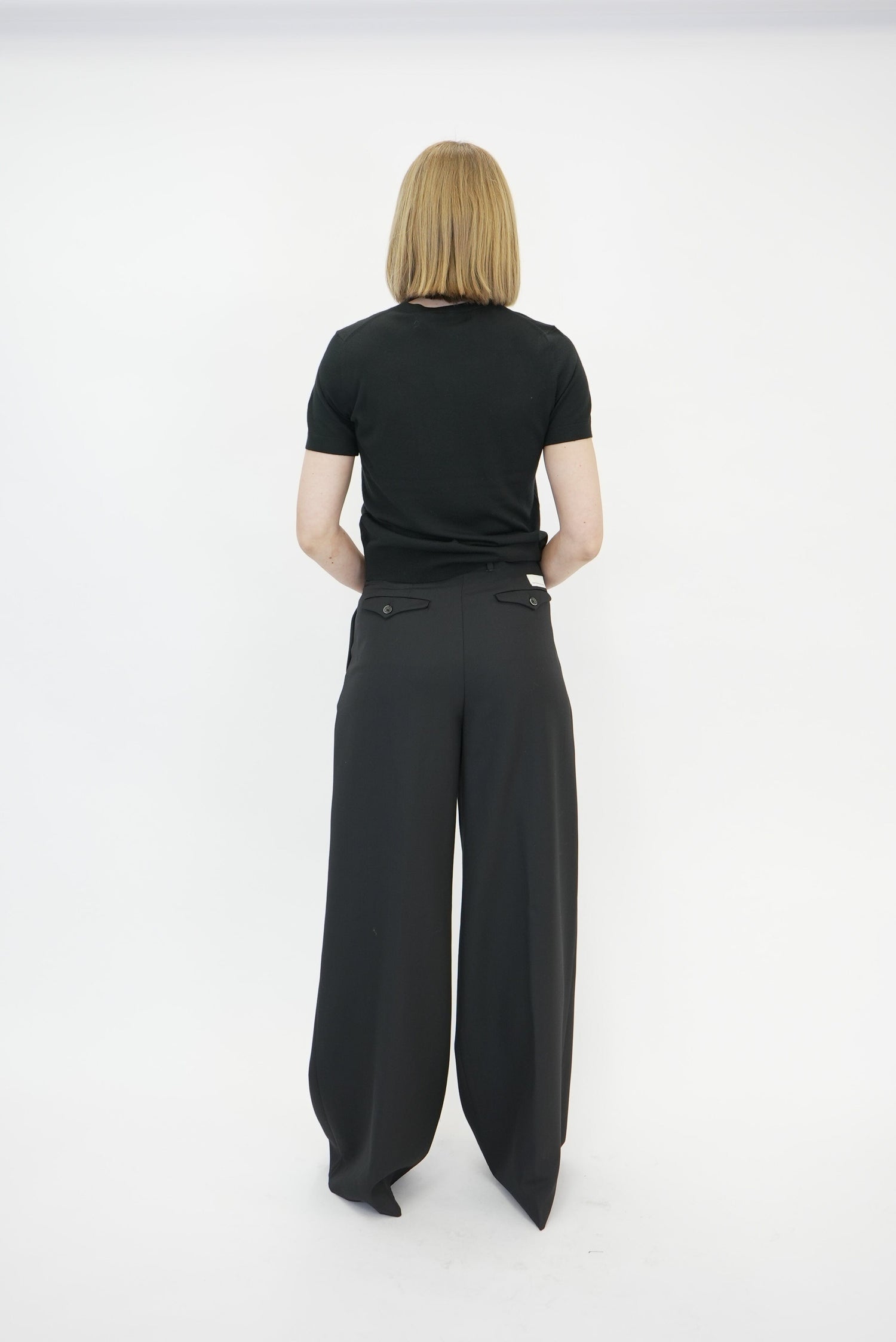 BASIC TEE IN REGAL WOOL IN BLACK KNIT THEORY 