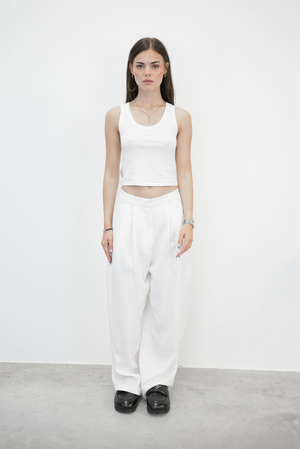 EMMA RIB CROPPED TANK TOP IN WHITE TOP IRO 