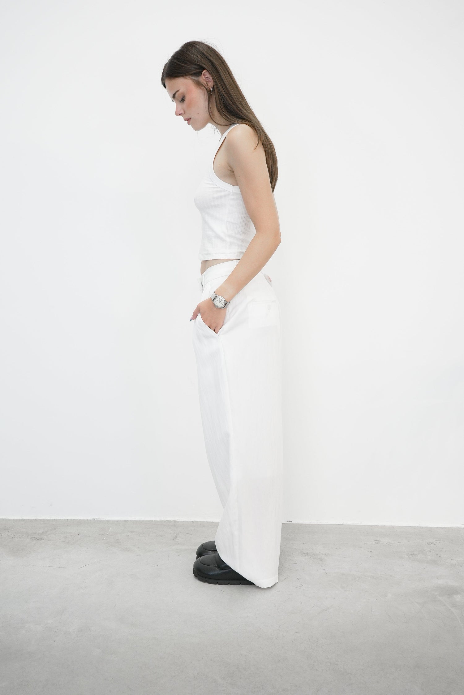 EMMA RIB CROPPED TANK TOP IN WHITE TOP IRO 