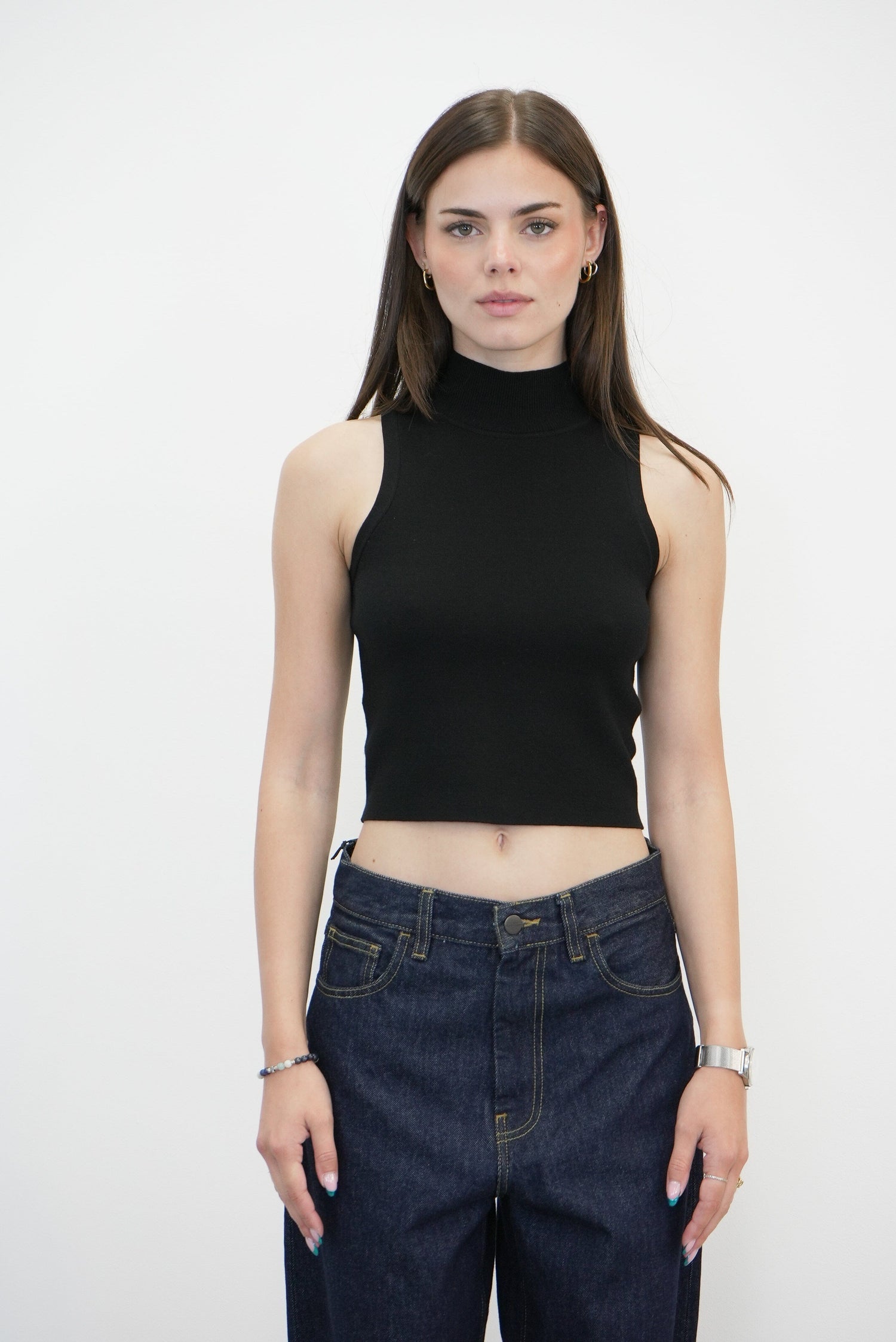 TARY SLEEVELESS TURTLENECK CROP TOP TOP KURE 