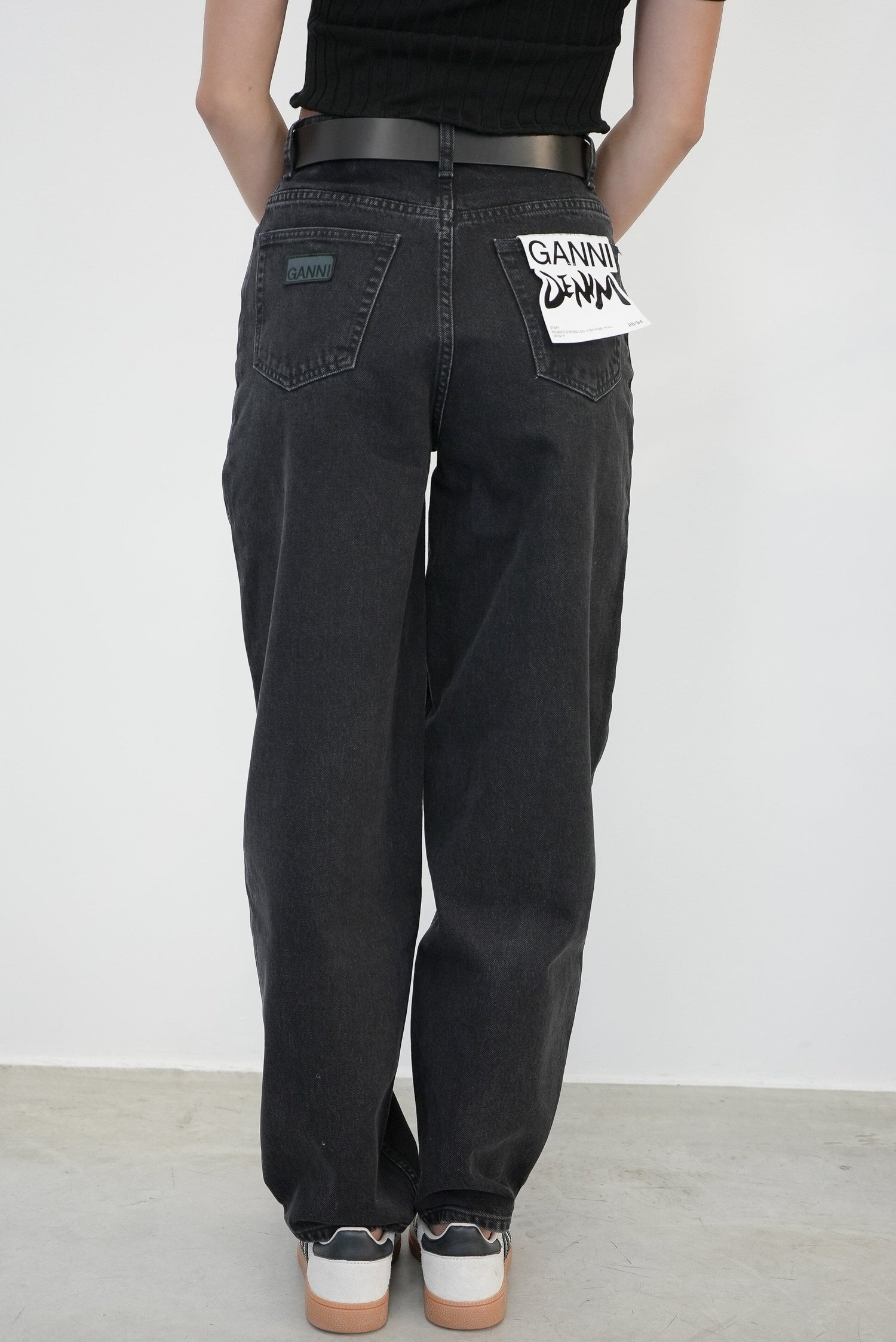 STARY RIGID DENIM WITH TAPERED LEG JEANS GANNI 