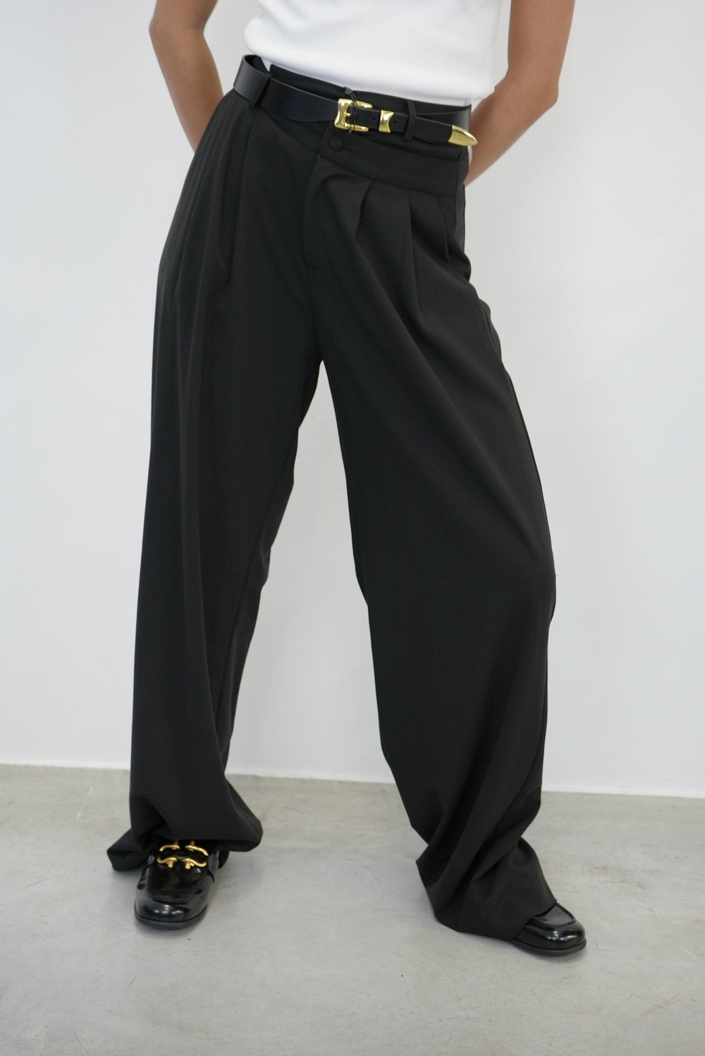 TITOU ASYMMETRIC WIDE LEG PANTS Pants KURE 