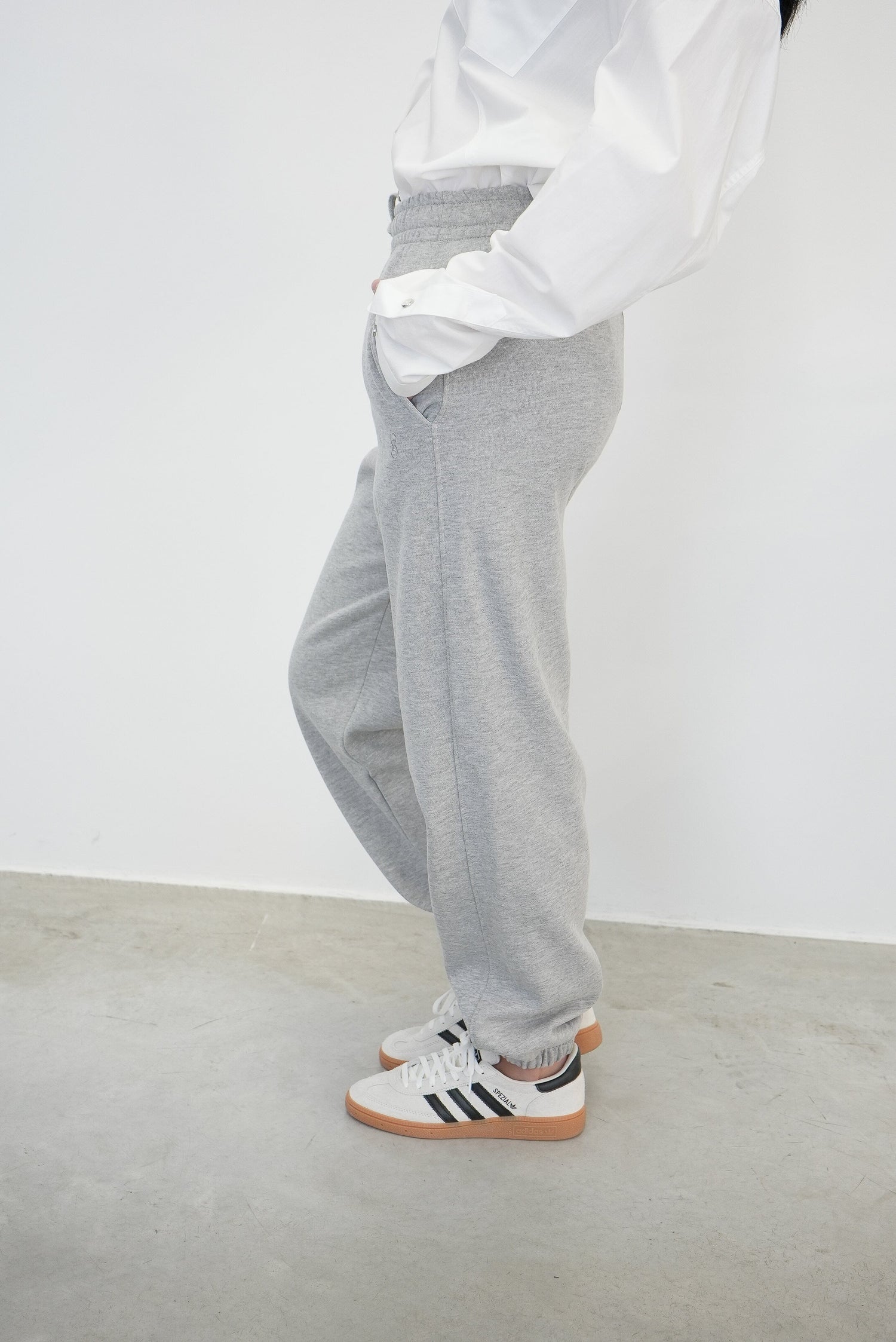 RUBI JOGGING IN GREY MELANGE JOGGING GESTUZ 