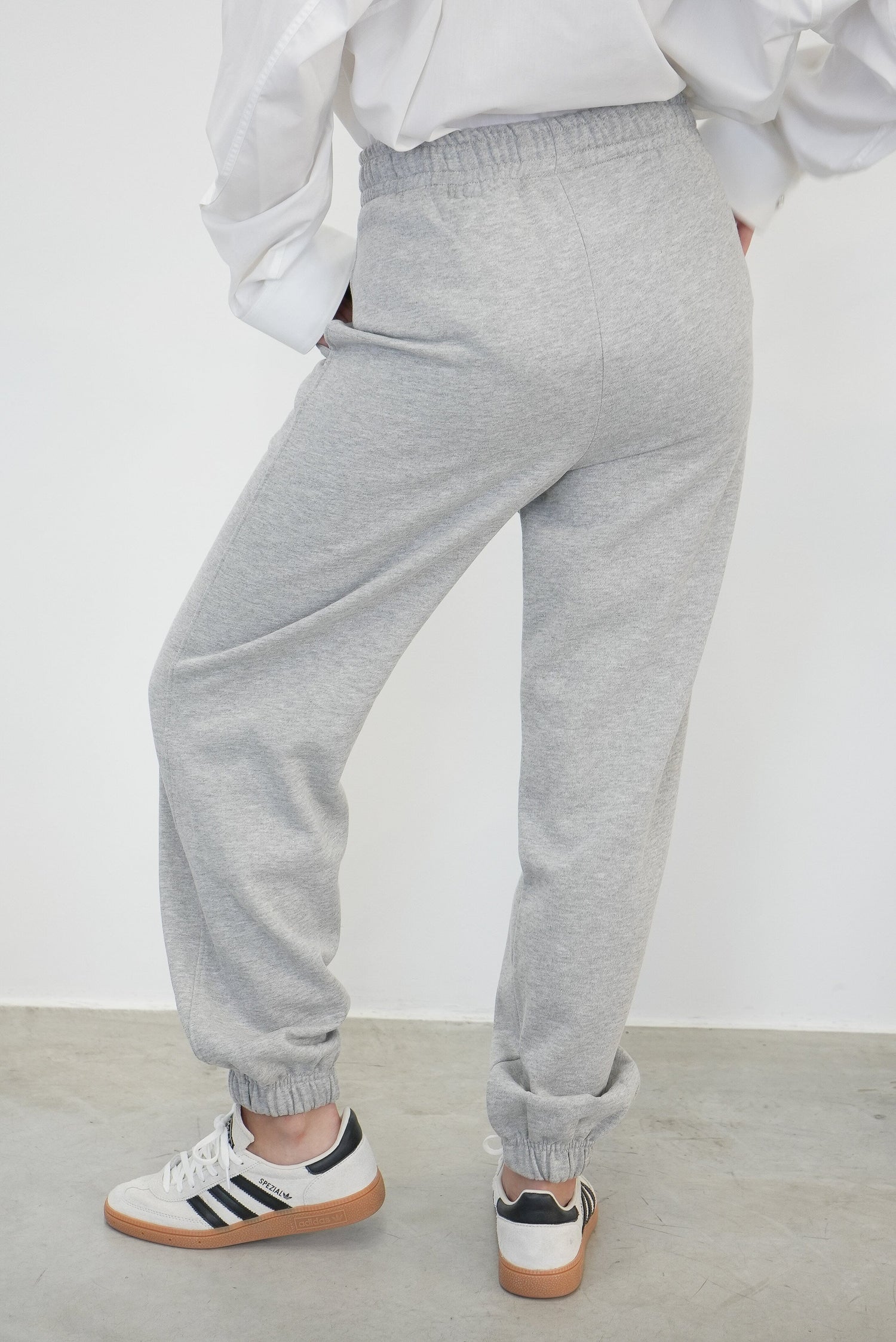 RUBI JOGGING IN GREY MELANGE JOGGING GESTUZ 