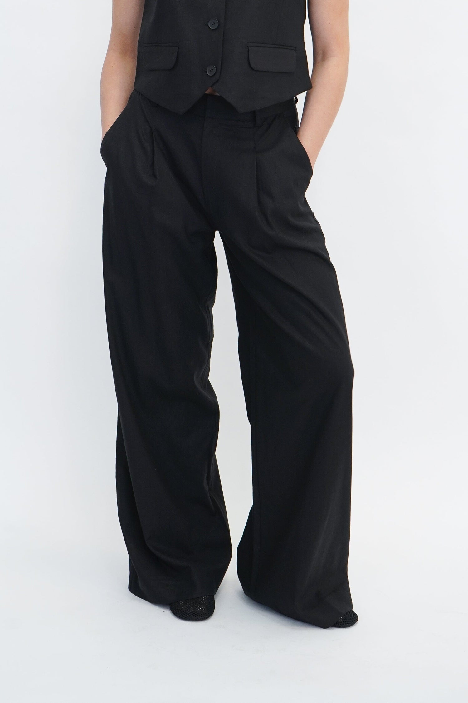 ELARAHGZ LINEN HW PANTS NOOS IN BLACK PANT GESTUZ 