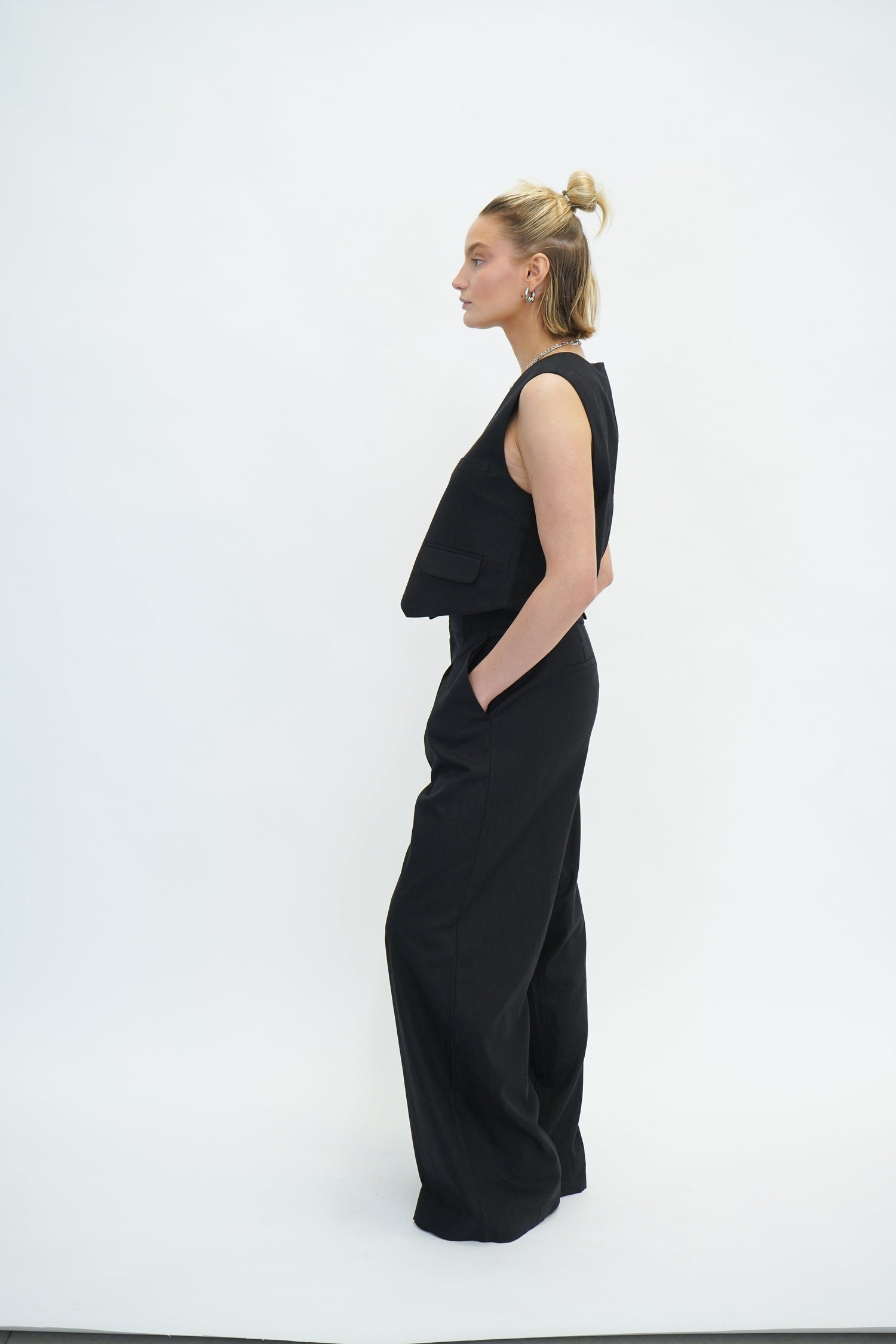 GESTUZ-ELARAHGZ LINEN WAISTCOAT NOOS-BLACK WAISTCOAT GESTUZ 